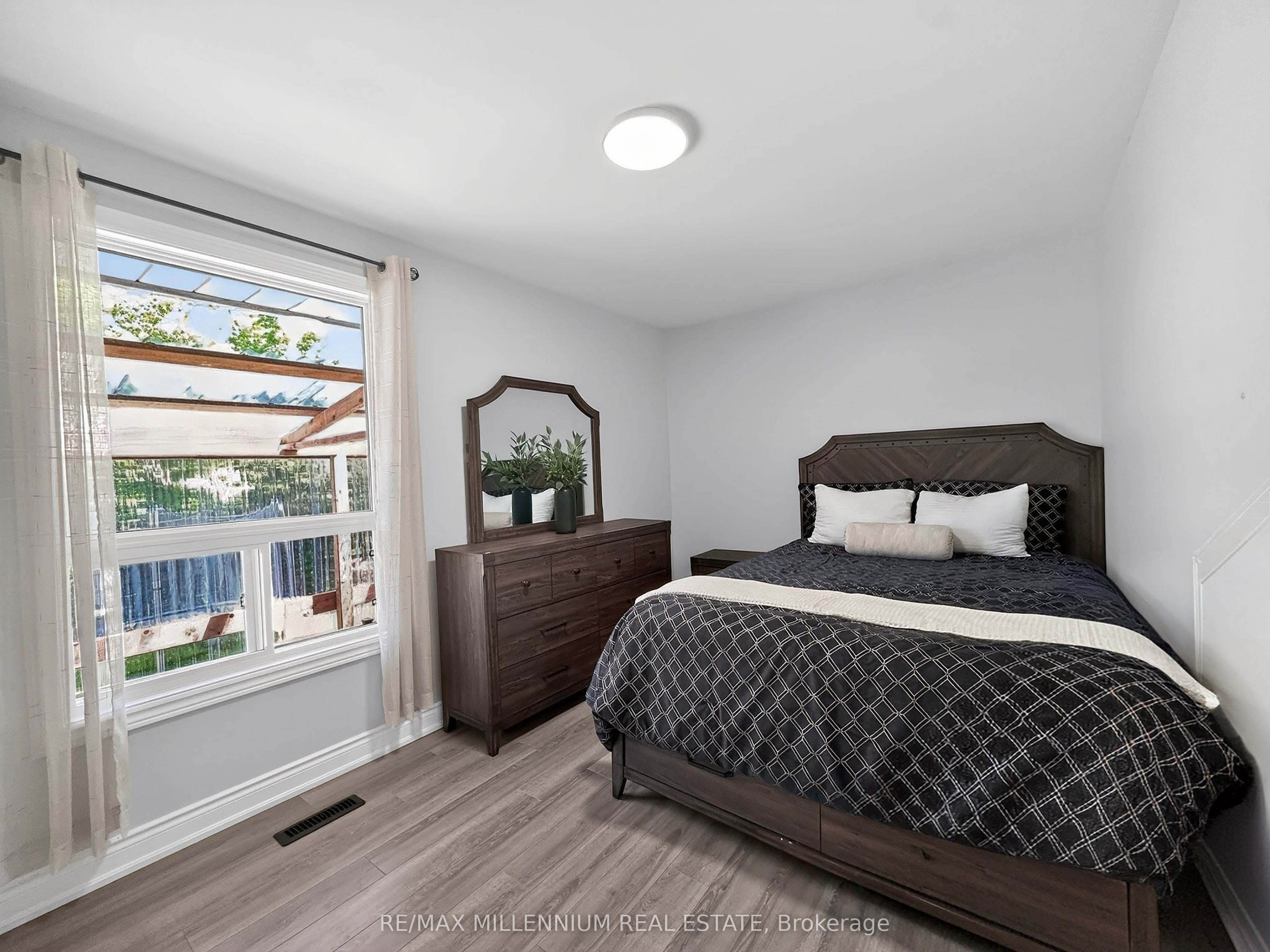 19 Cardwell Street Property Photo 18