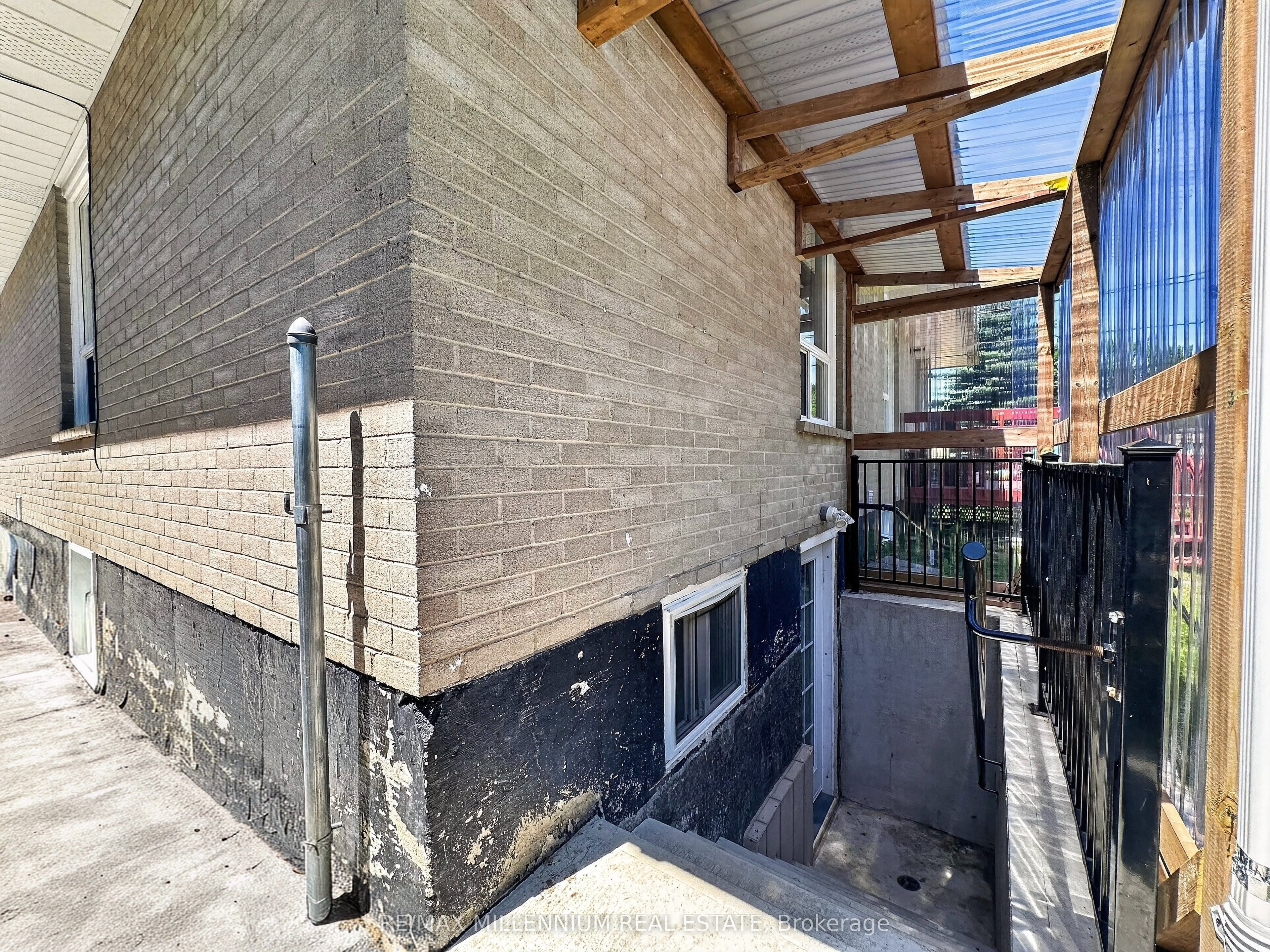 19 Cardwell Street Property Photo 30