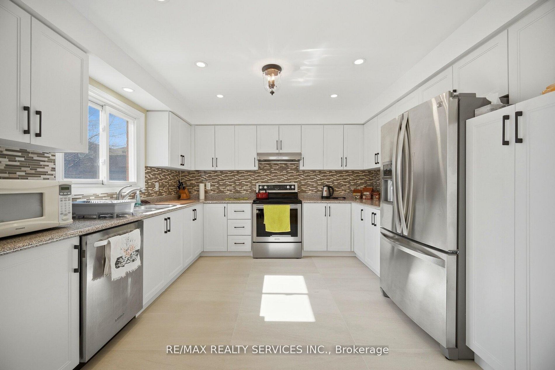 23 Newbury Crescent Property Photo 12