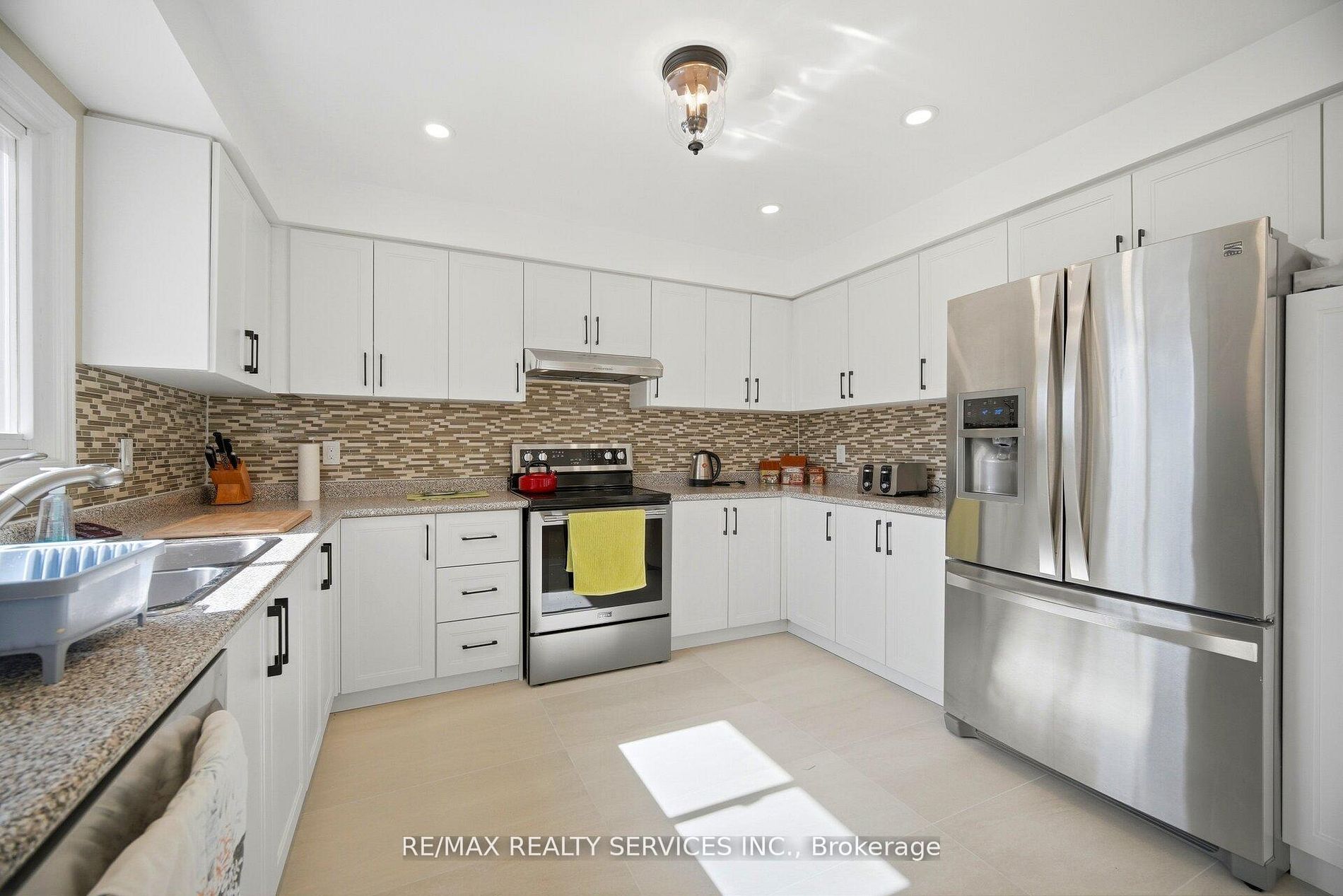 23 Newbury Crescent Property Photo 13