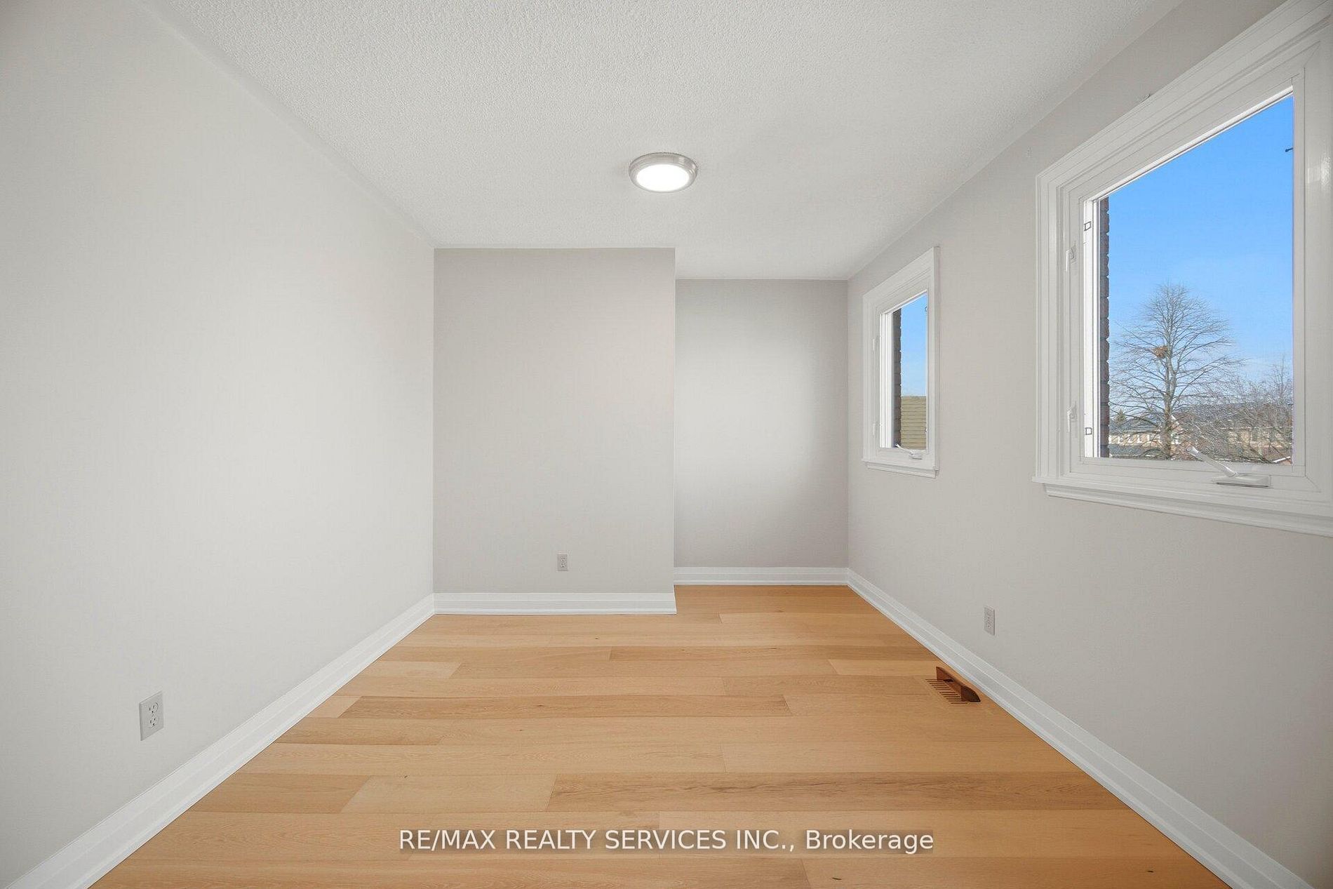 23 Newbury Crescent Property Photo 26