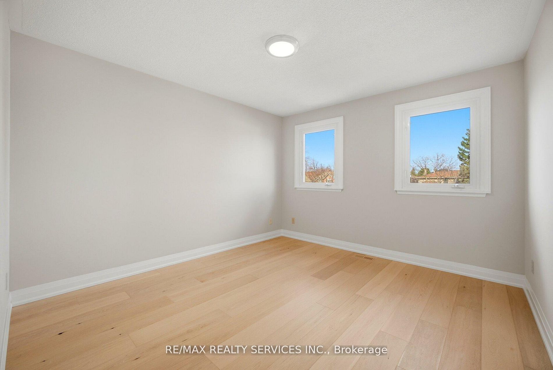 23 Newbury Crescent Property Photo 33