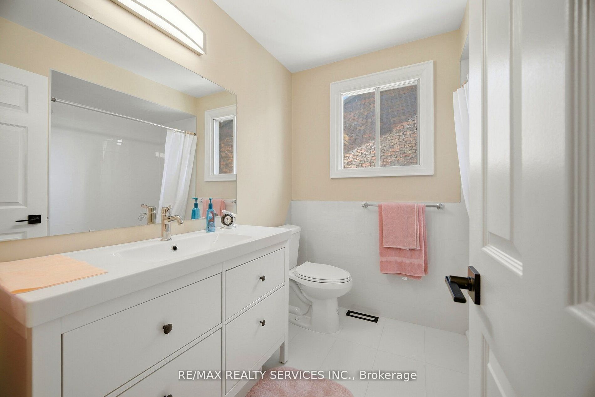 23 Newbury Crescent Property Photo 35