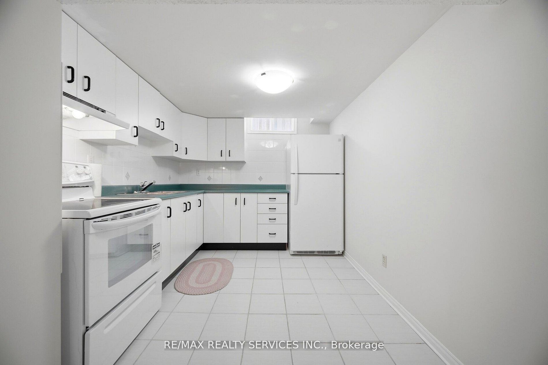 23 Newbury Crescent Property Photo 39