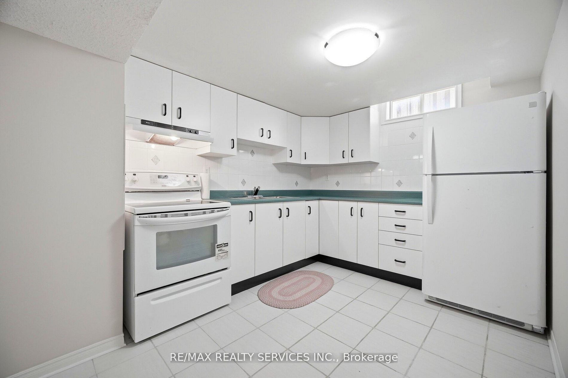 23 Newbury Crescent Property Photo 40