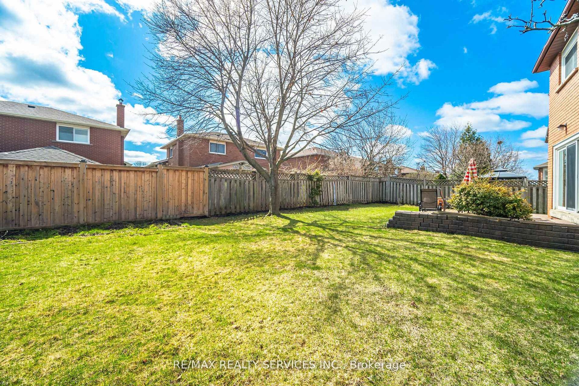 23 Newbury Crescent Property Photo 47