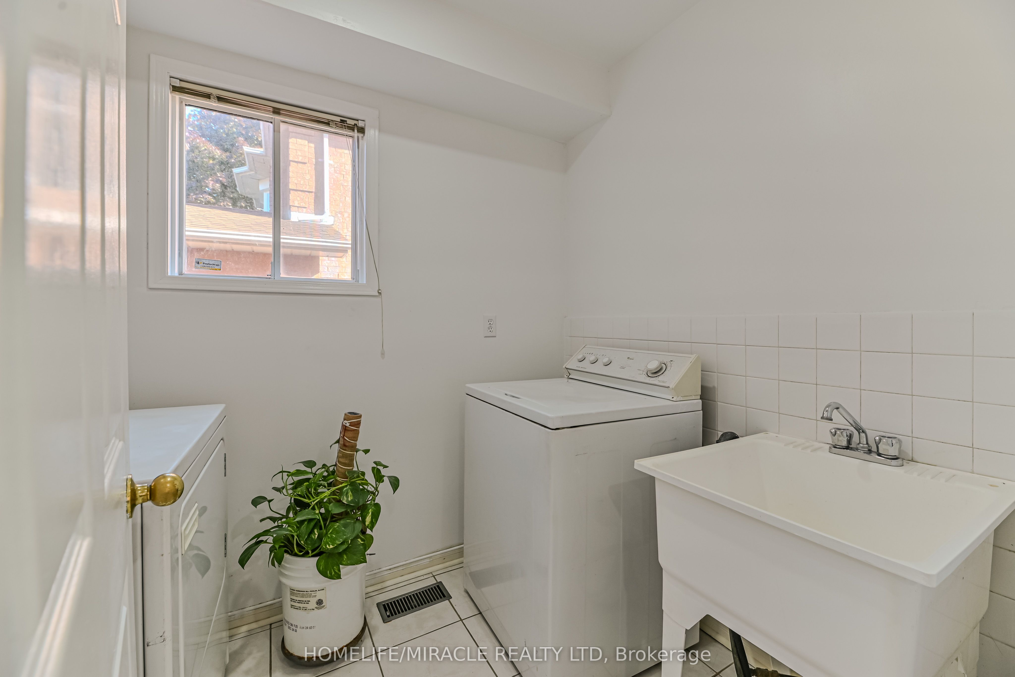 36 Letty Avenue Property Photo 10