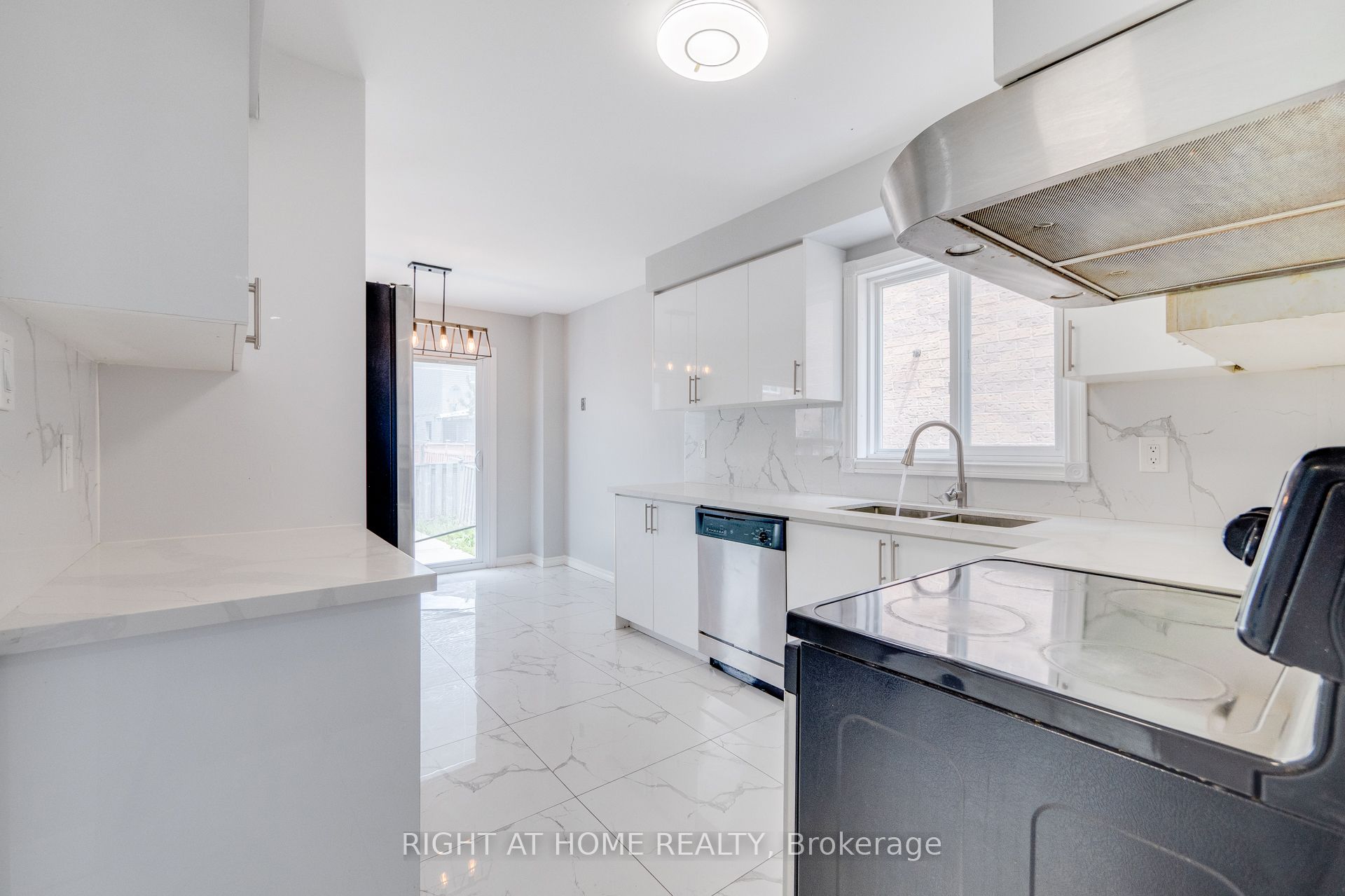 34 Meadowlark Drive Property Photo 10
