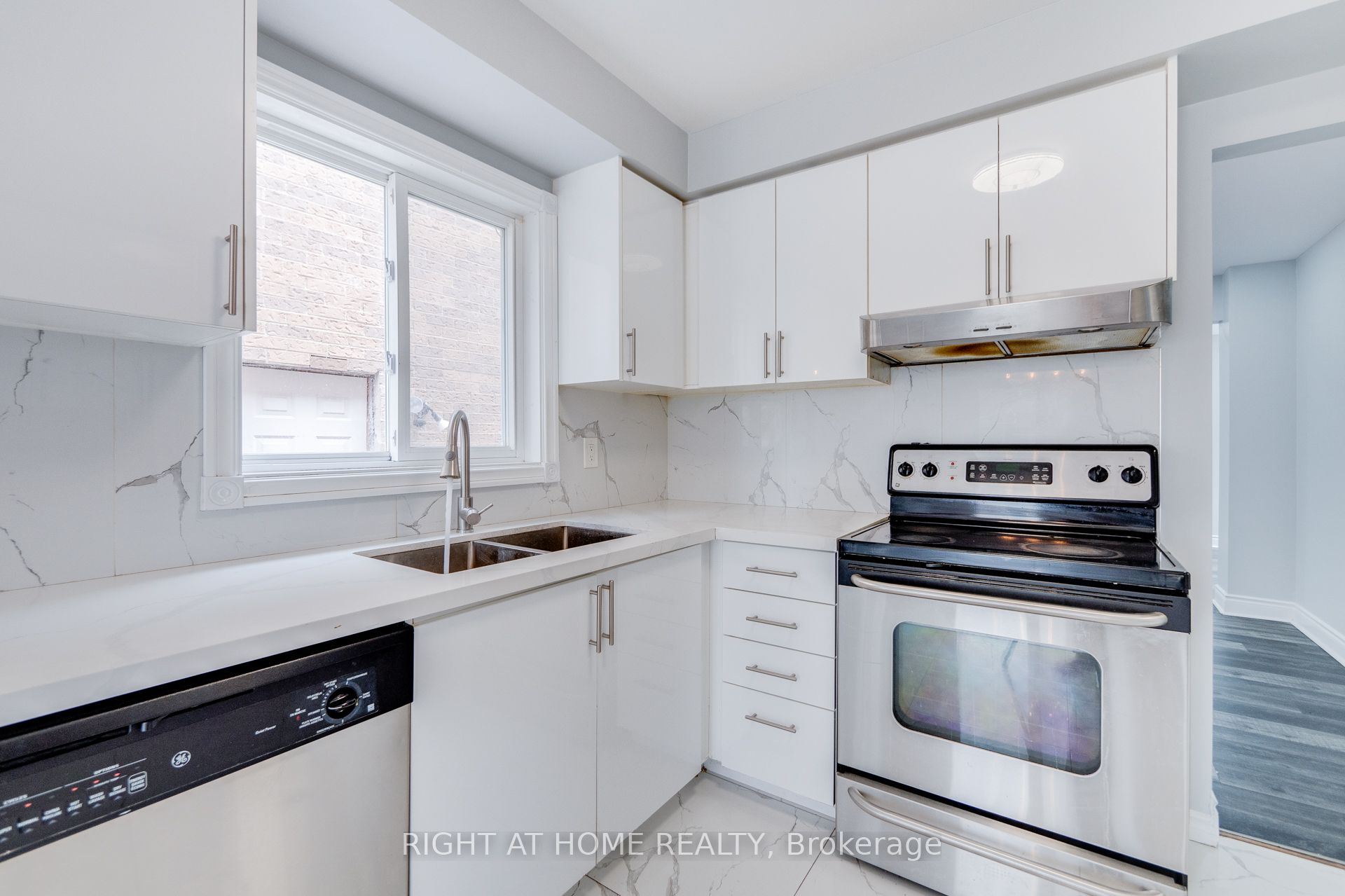 34 Meadowlark Drive Property Photo 12