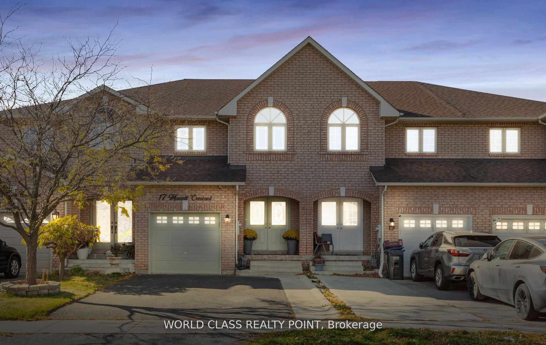 17 Manett Crescent E Property Photo 1