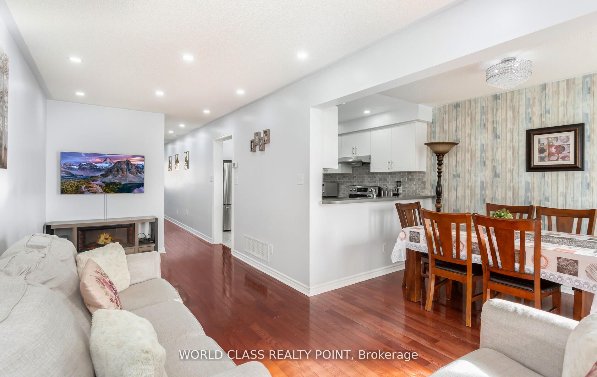 17 Manett Crescent E Property Photo 10