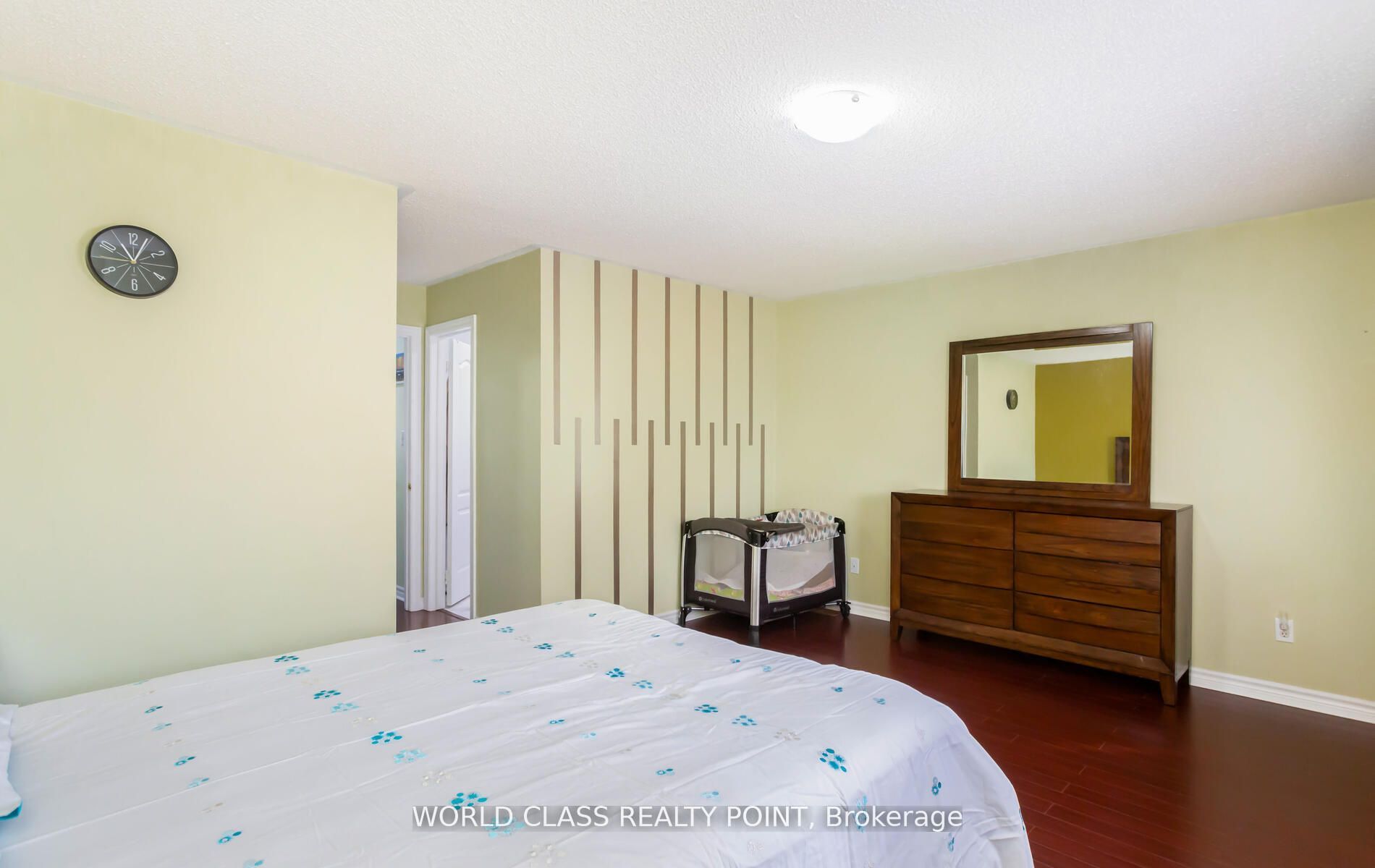 17 Manett Crescent E Property Photo 22