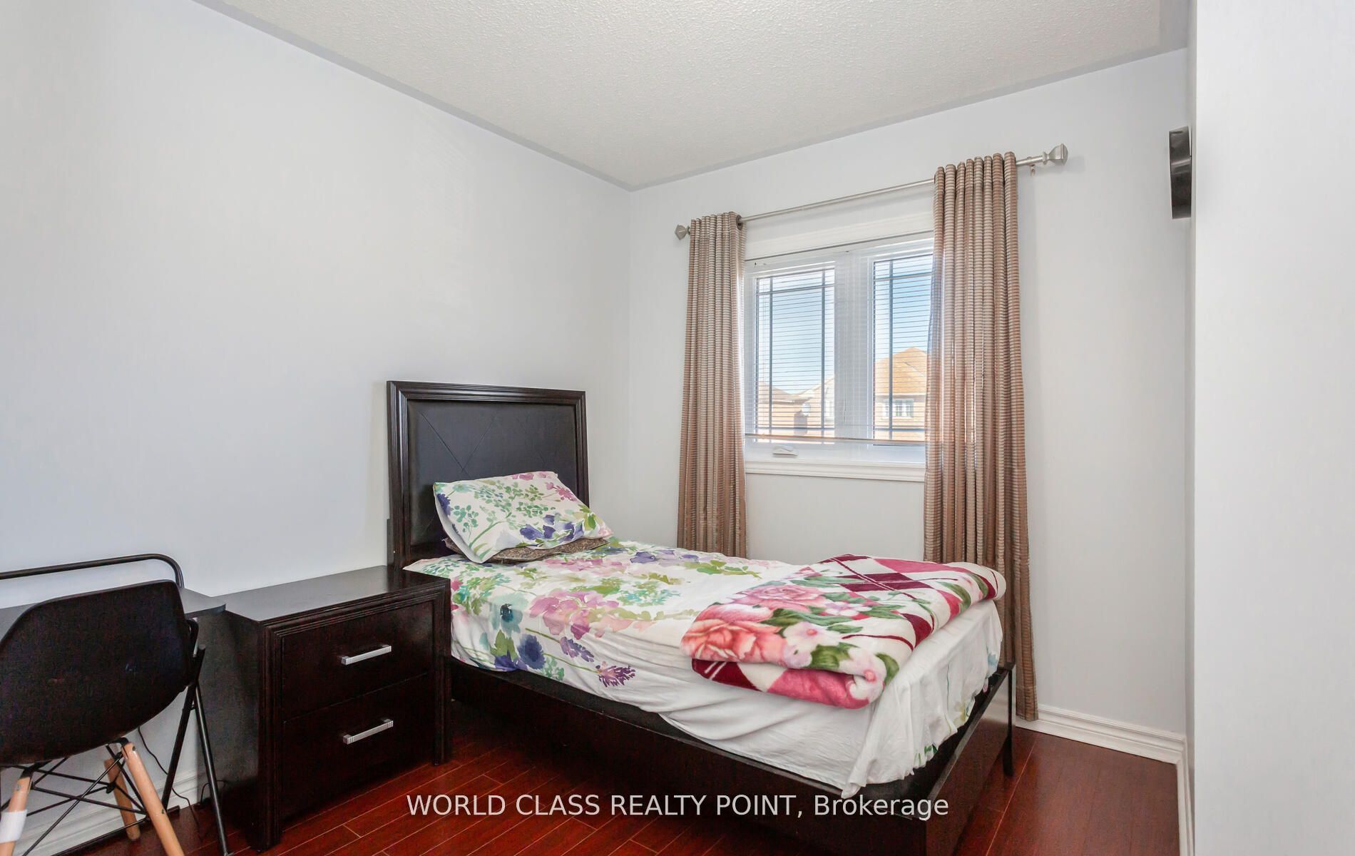 17 Manett Crescent E Property Photo 30
