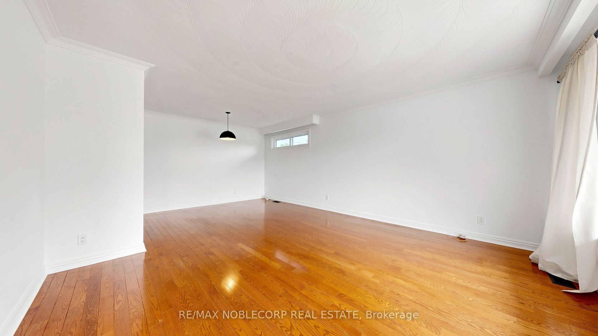 8 Summerfield Crescent Property Photo 13