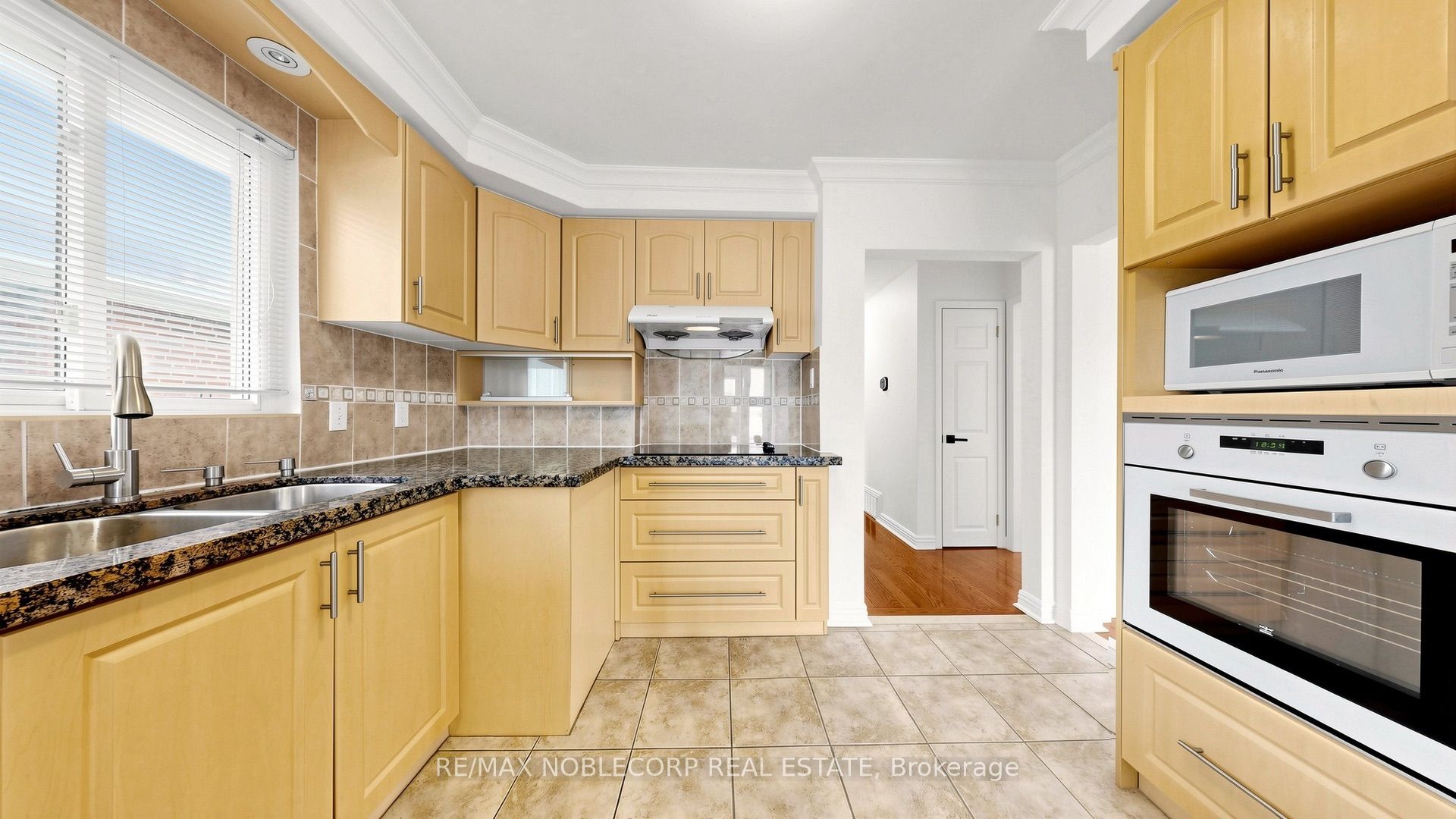 8 Summerfield Crescent Property Photo 18