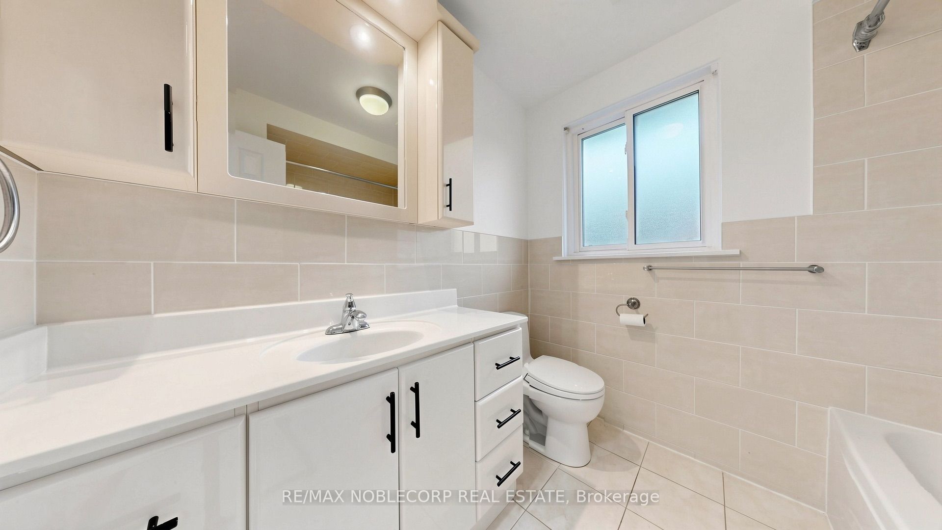8 Summerfield Crescent Property Photo 27