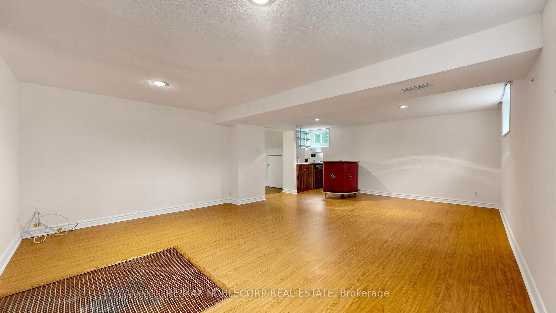 8 Summerfield Crescent Property Photo 29