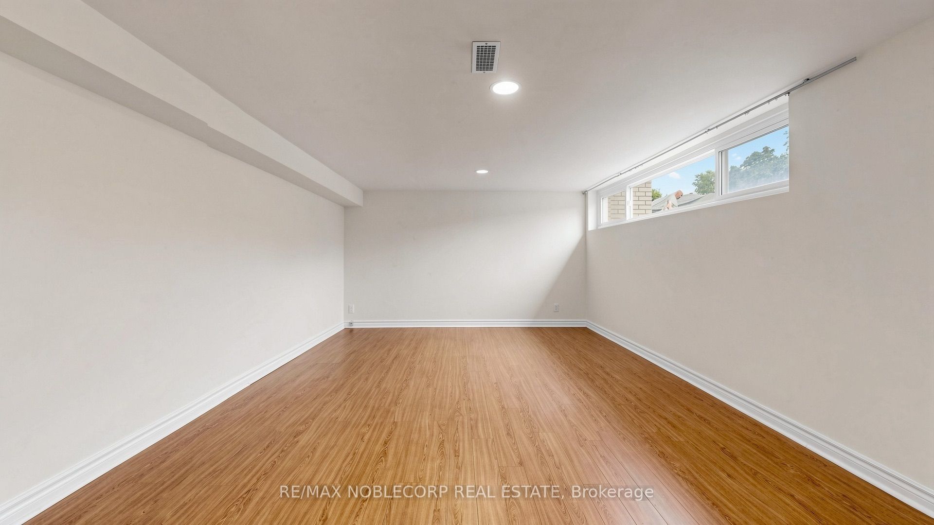 8 Summerfield Crescent Property Photo 34