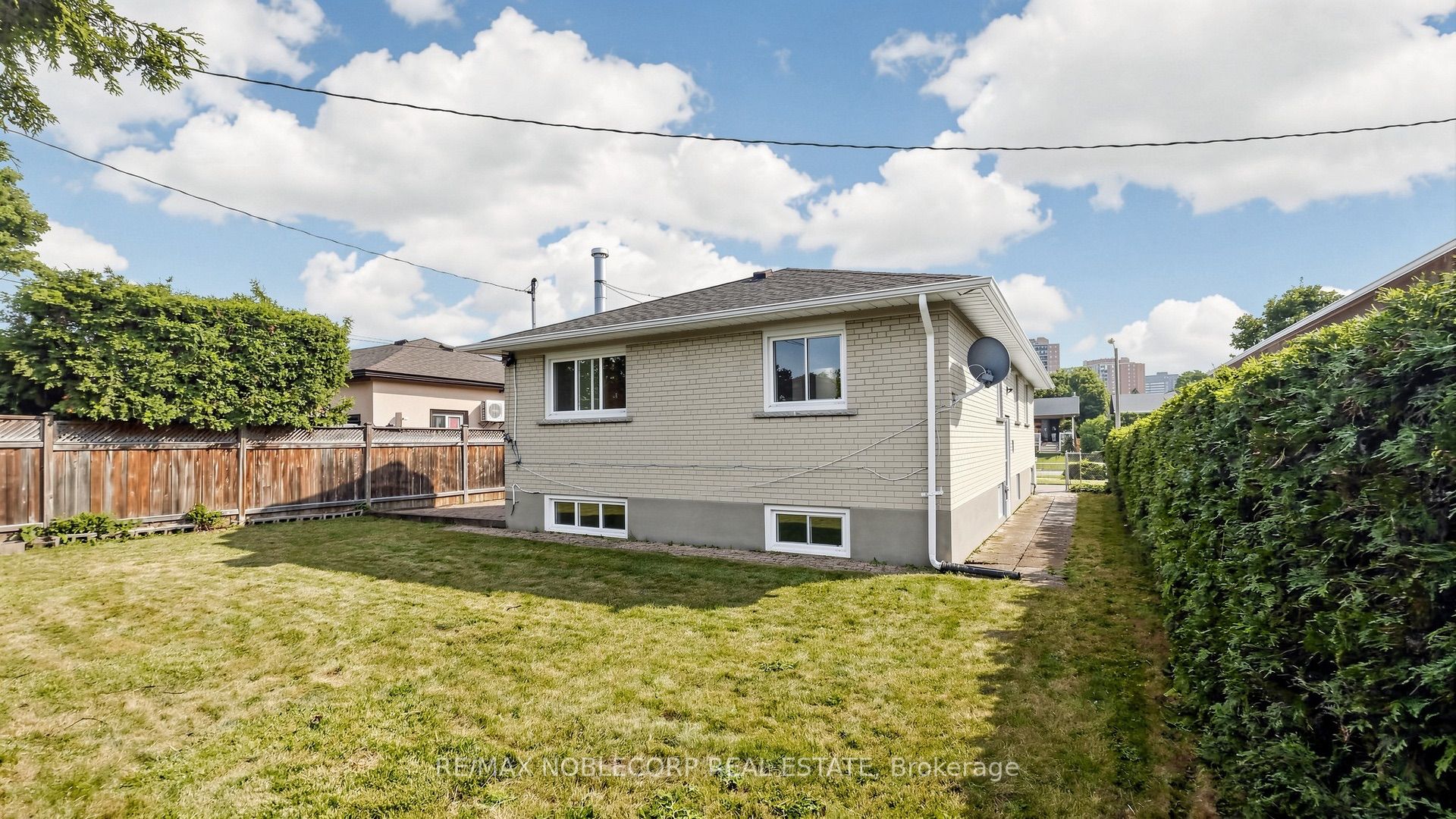 8 Summerfield Crescent Property Photo 41