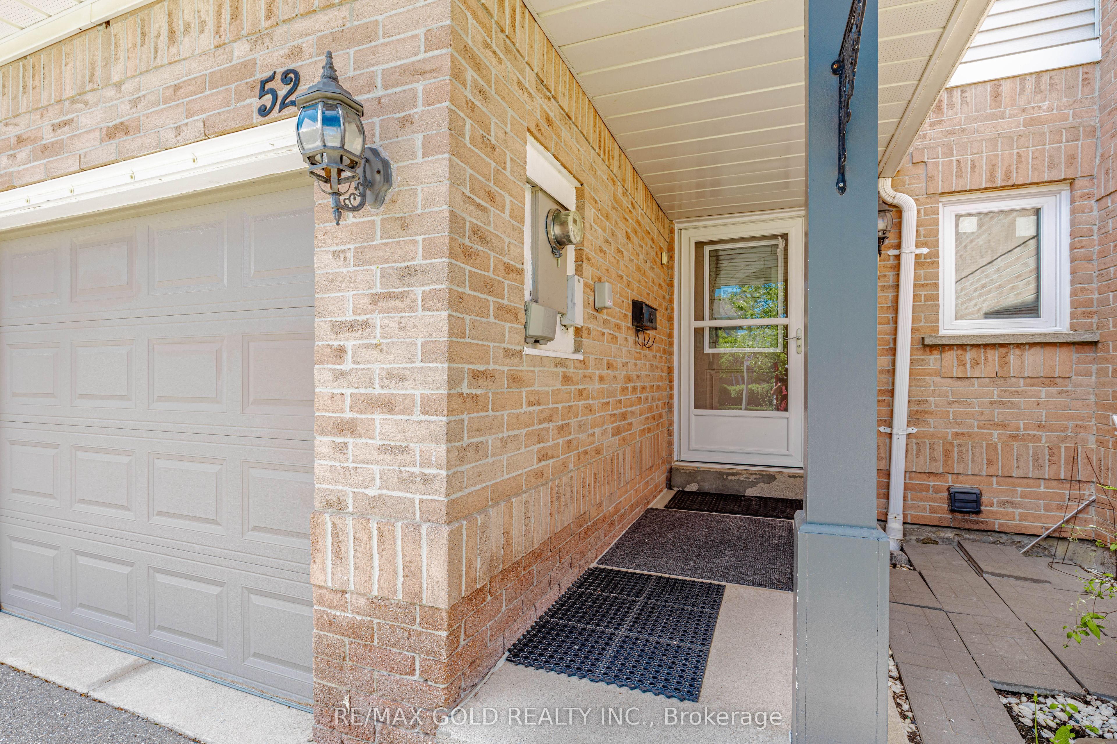 52 Wickstead Court Property Photo 3