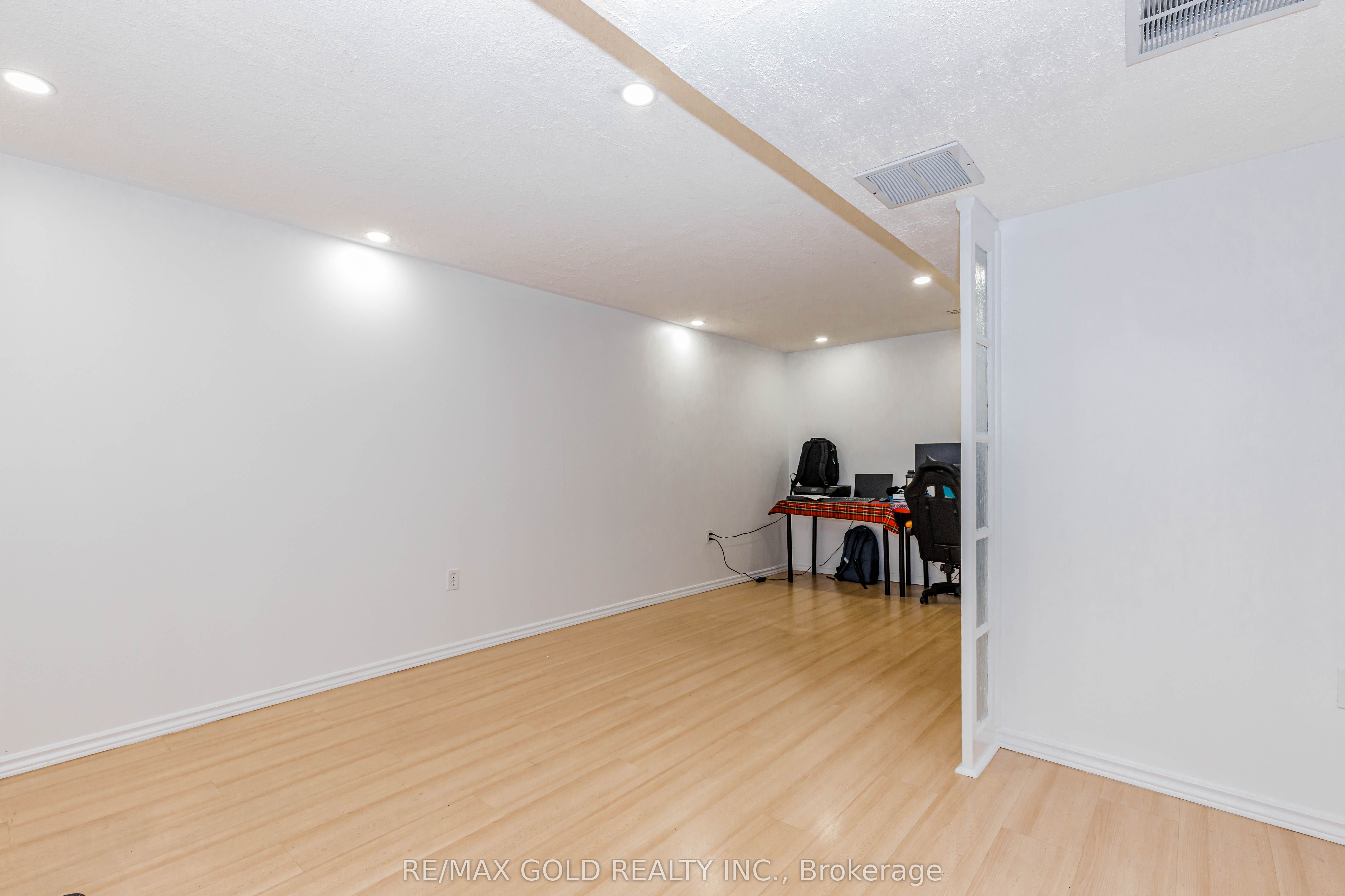 52 Wickstead Court Property Photo 34