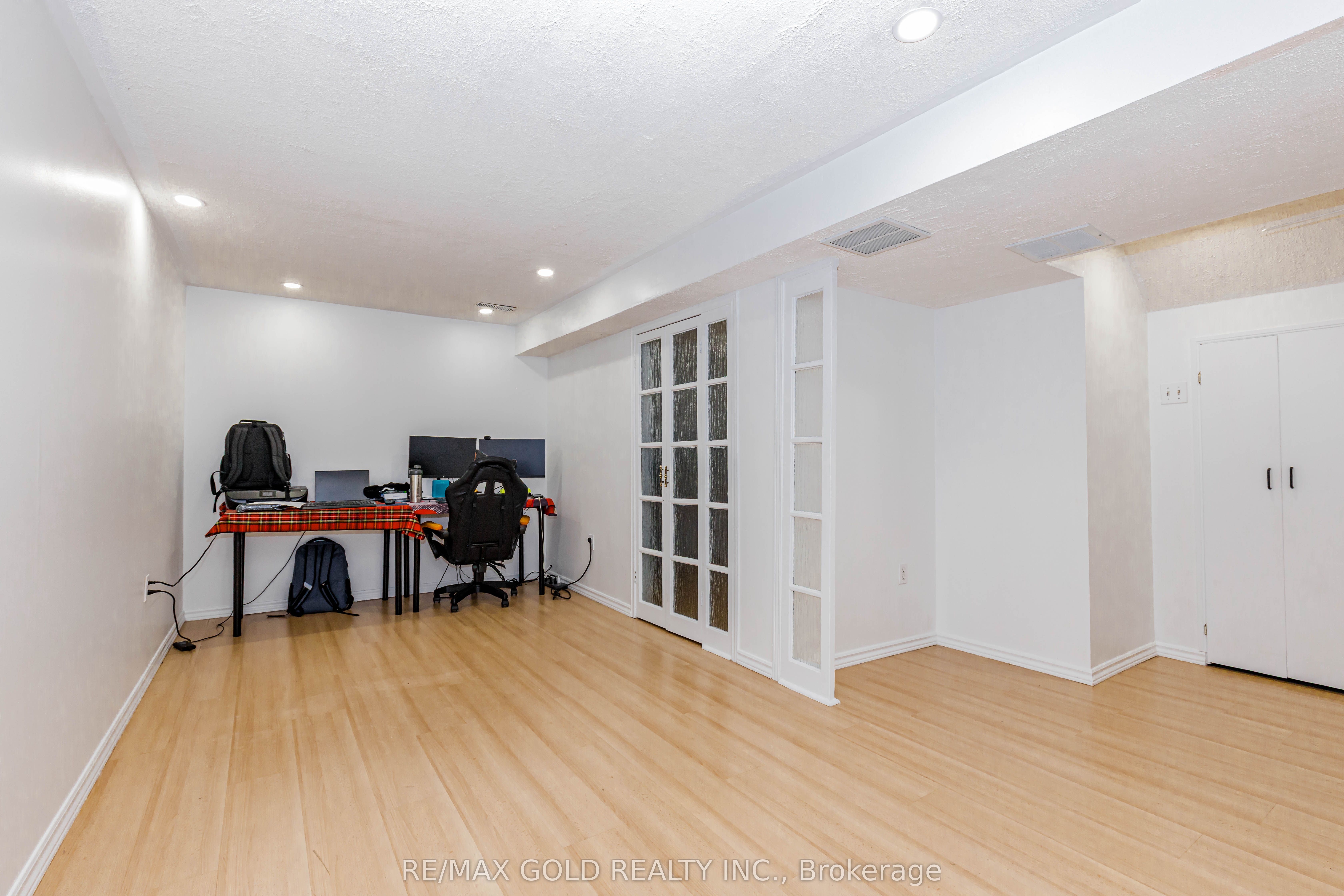 52 Wickstead Court Property Photo 35