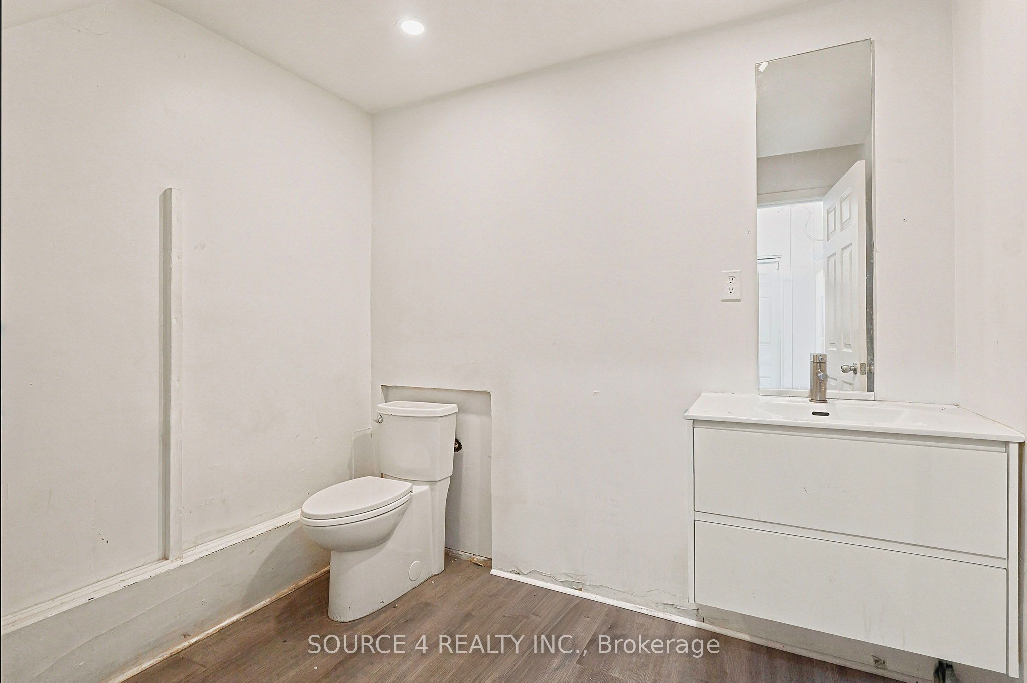 1110 Dupont Street Unit G Property Photo 9