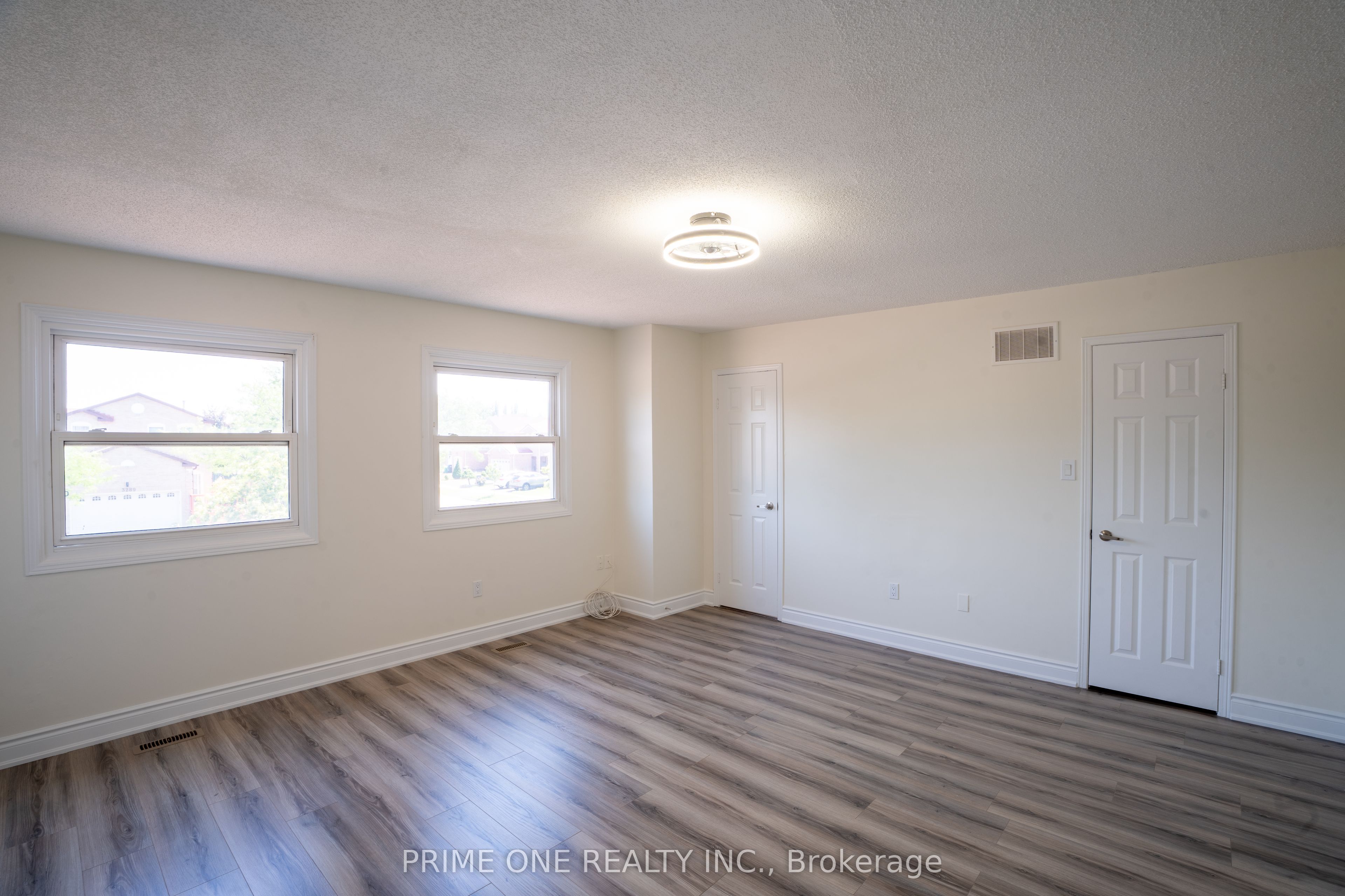3290 Cambourne Crescent Property Photo 22