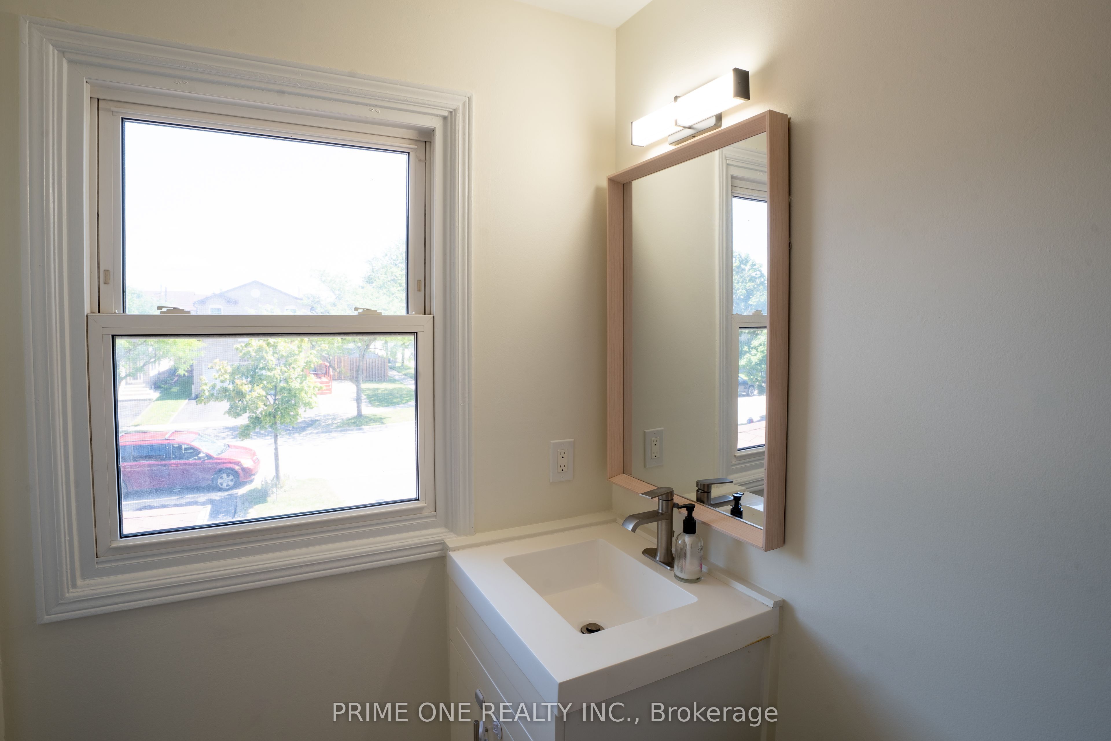 3290 Cambourne Crescent Property Photo 24