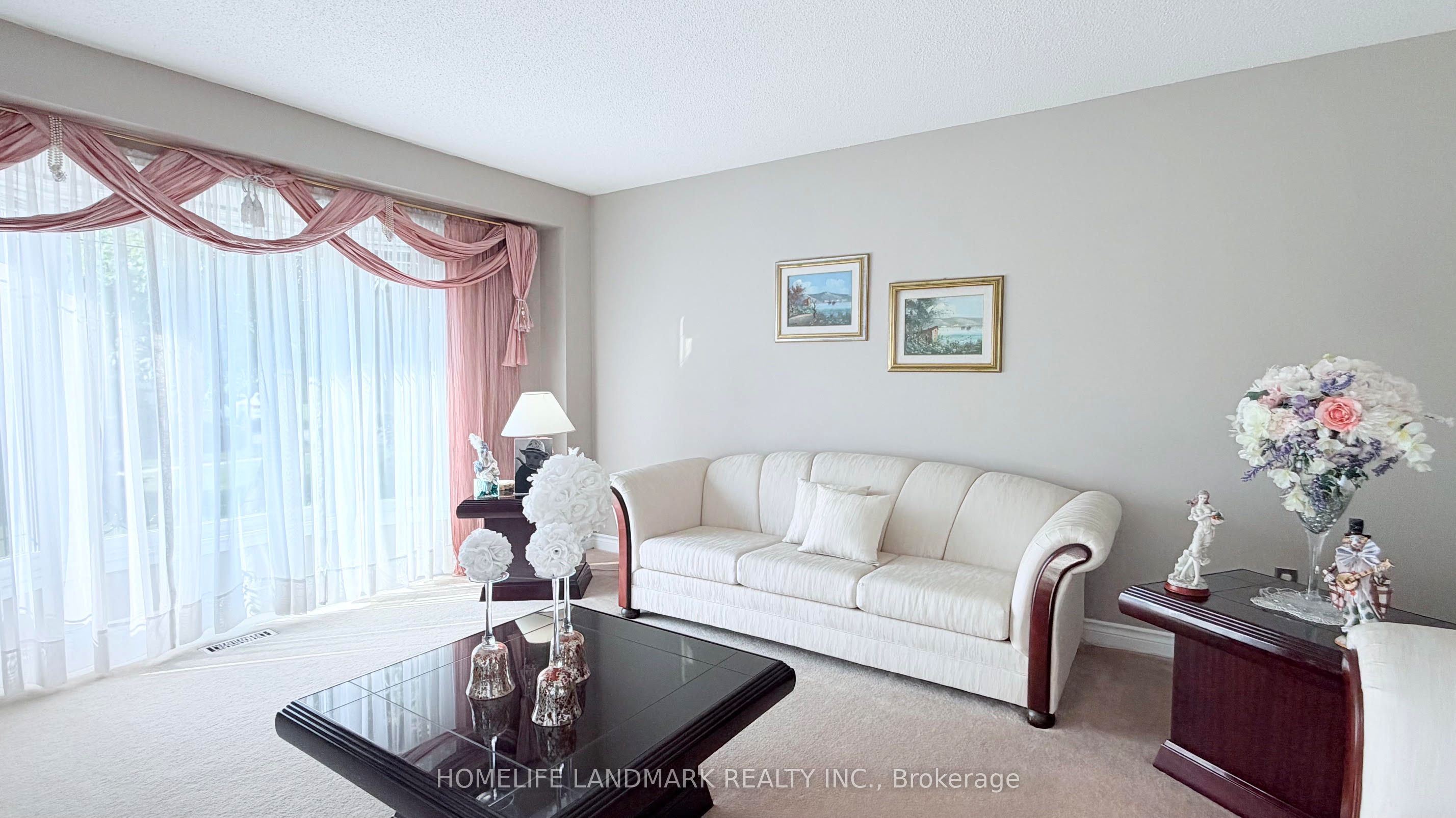 2590 Ambercroft Trail Property Photo 7