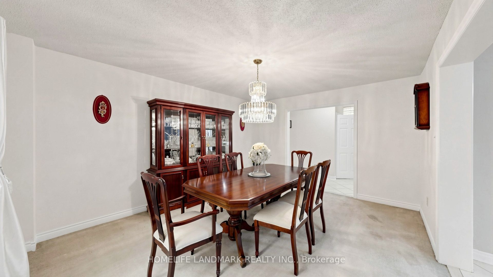 2590 Ambercroft Trail Property Photo 15