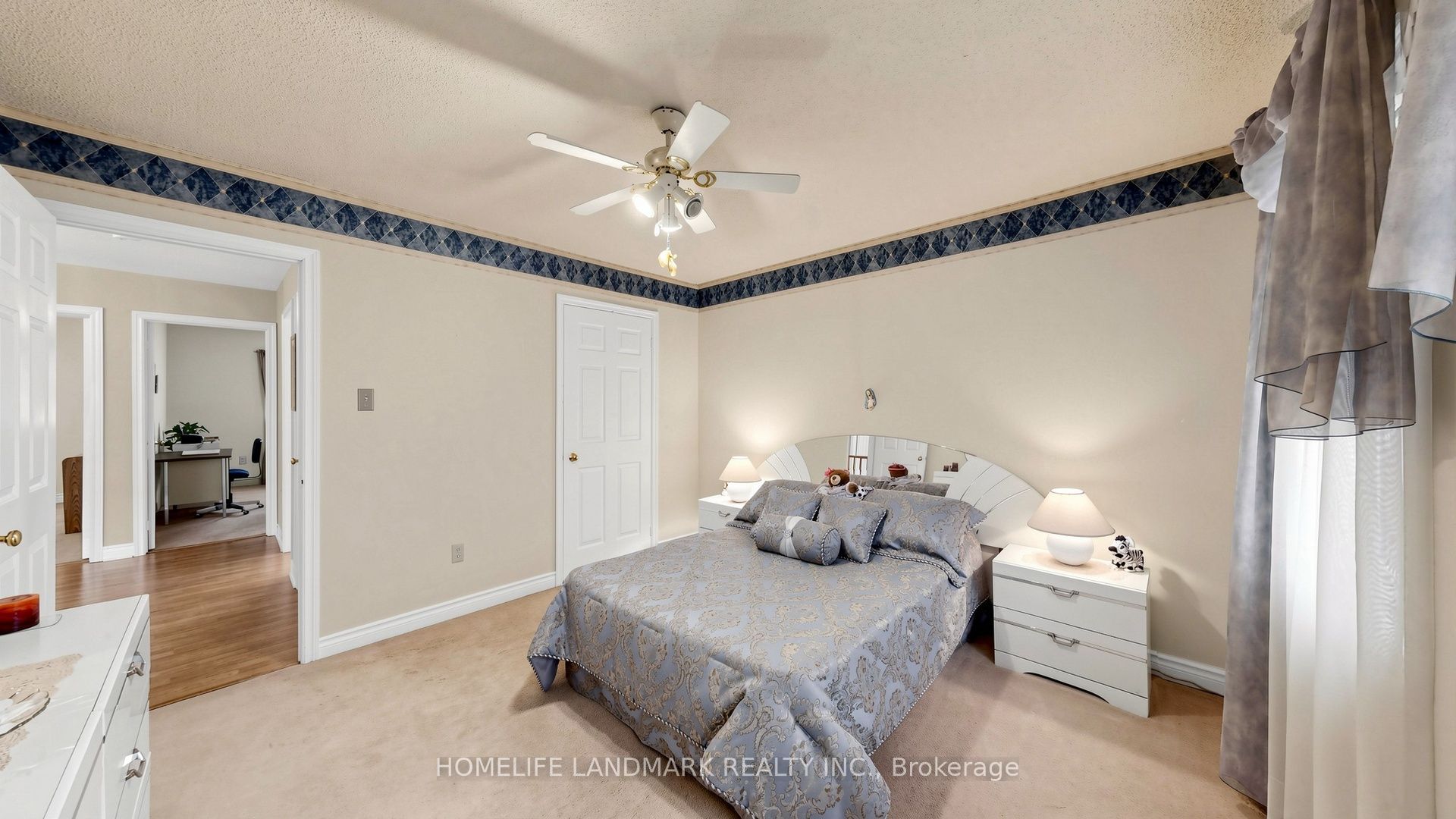 2590 Ambercroft Trail Property Photo 29