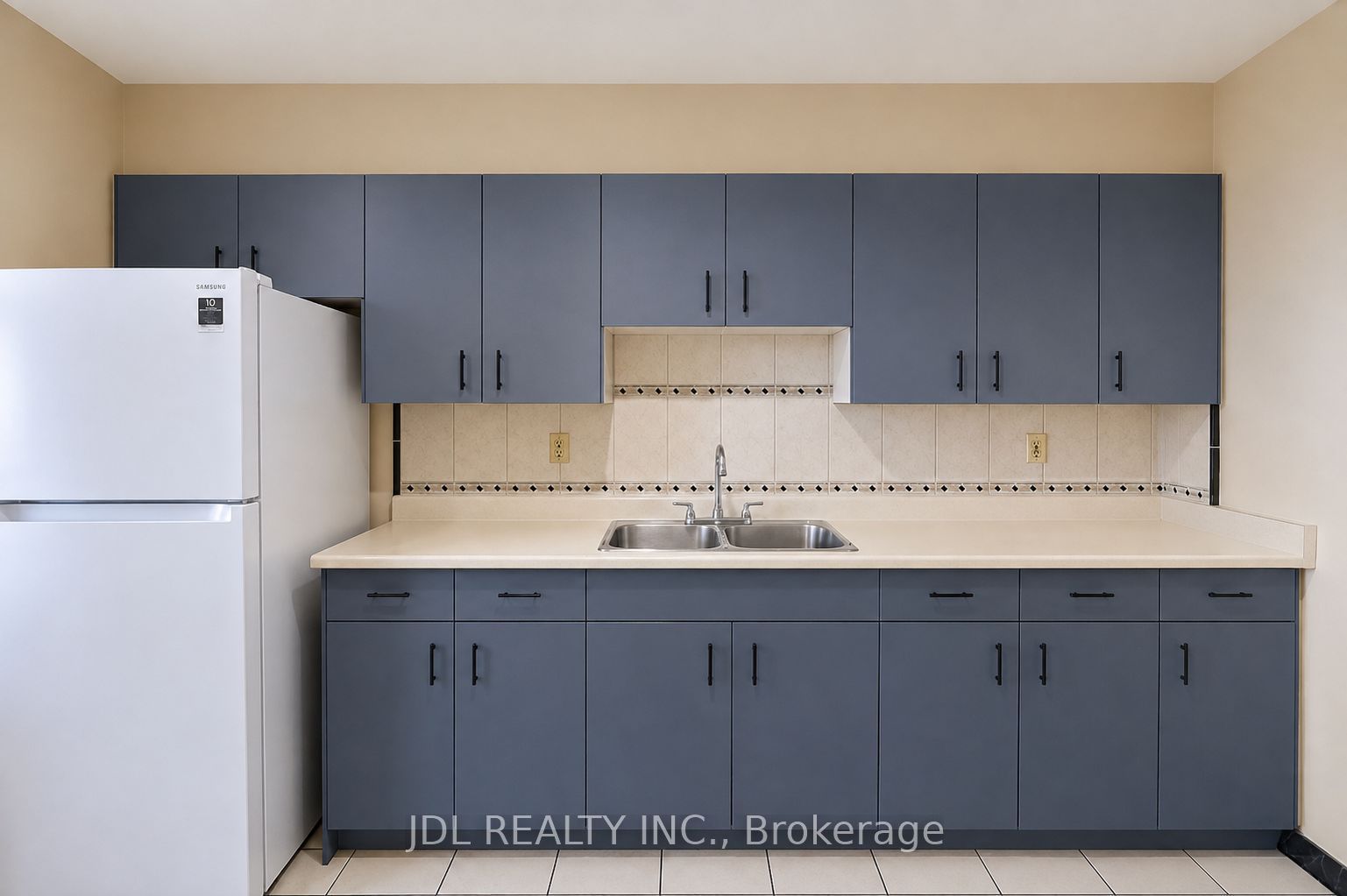85 Emmett Avenue 1807 Property Photo 10