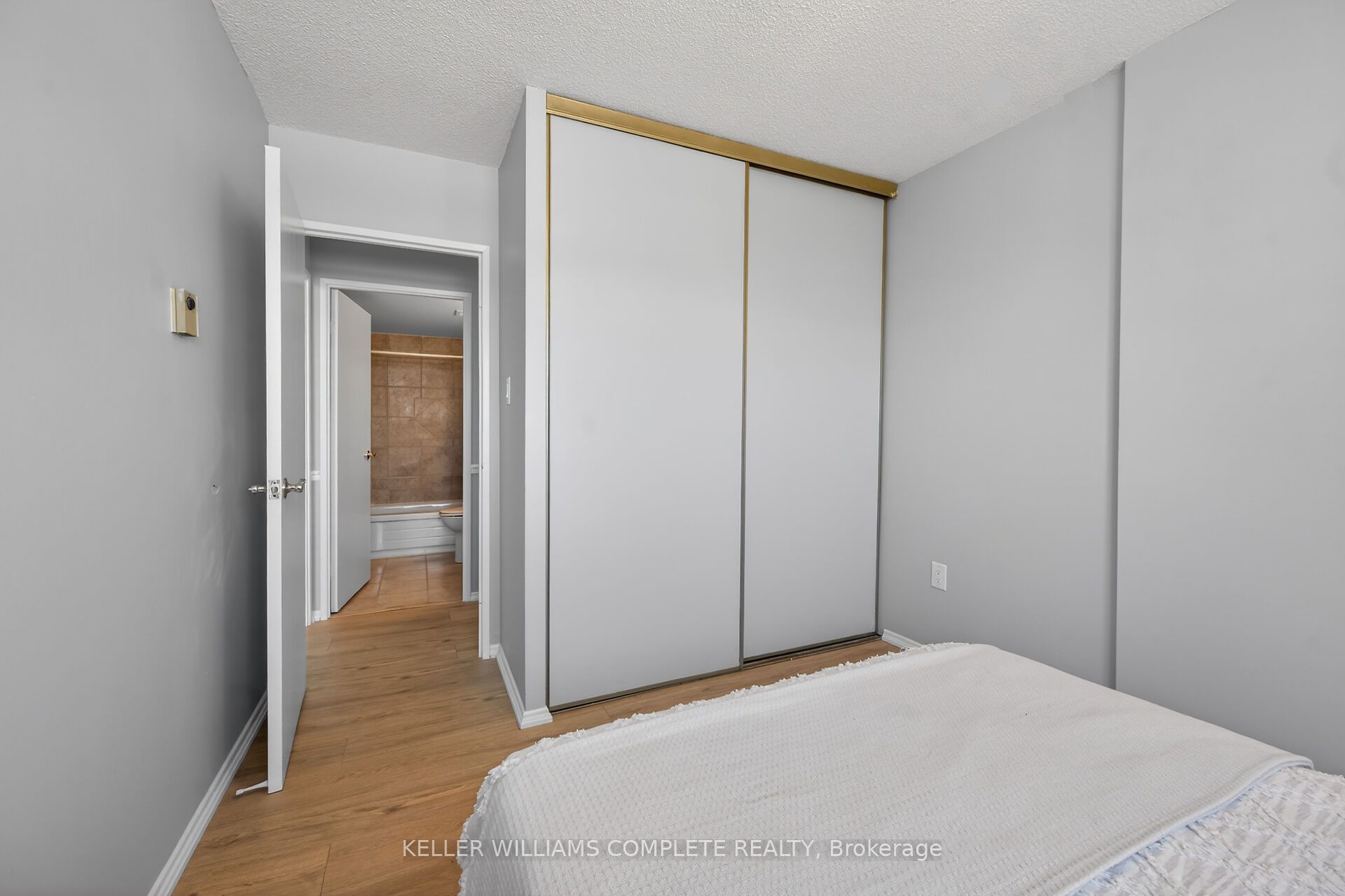 700 Dynes Road 904 Property Photo 23