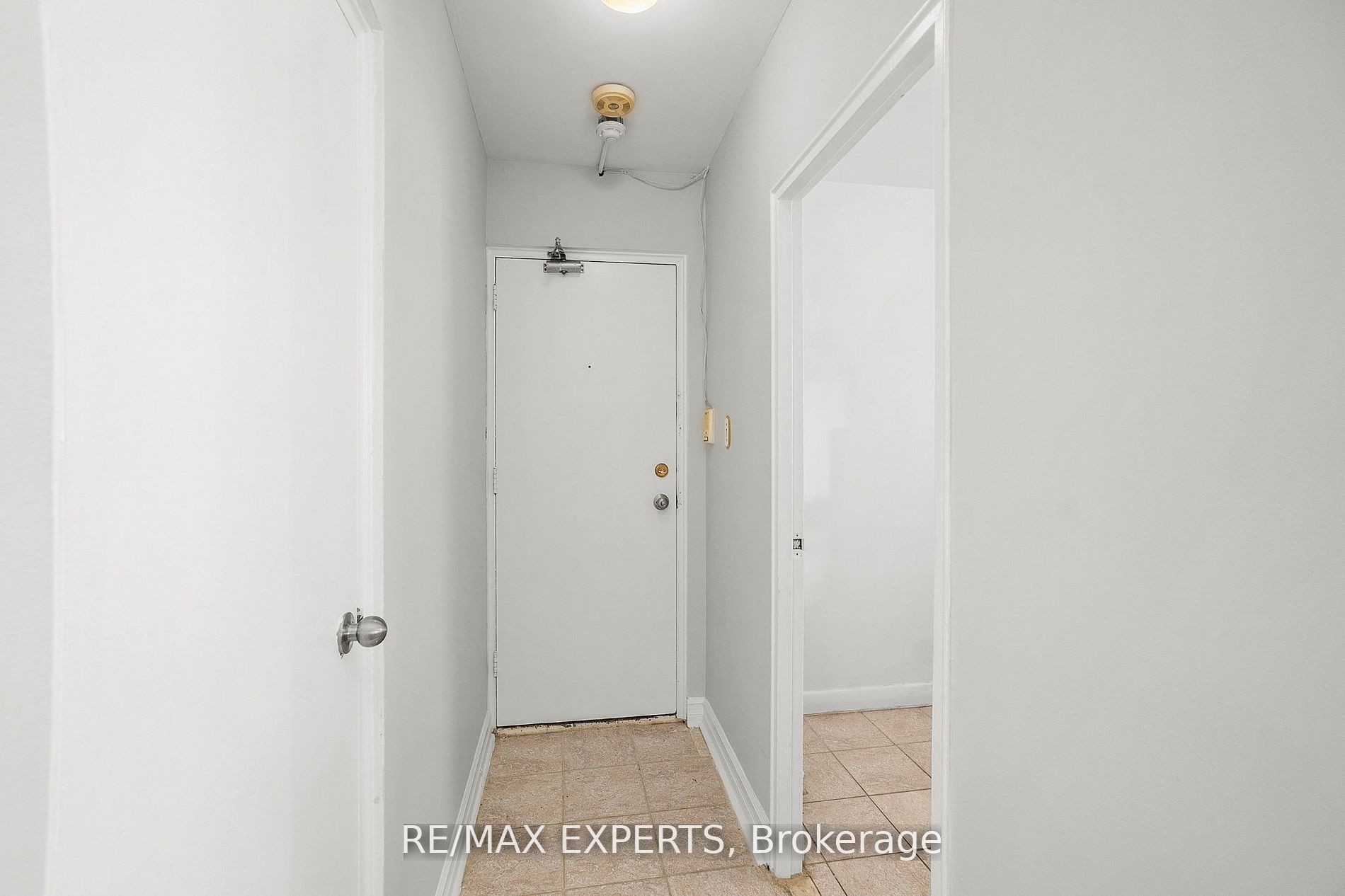 3261a Lakeshore Boulevard W 101 Property Photo 7