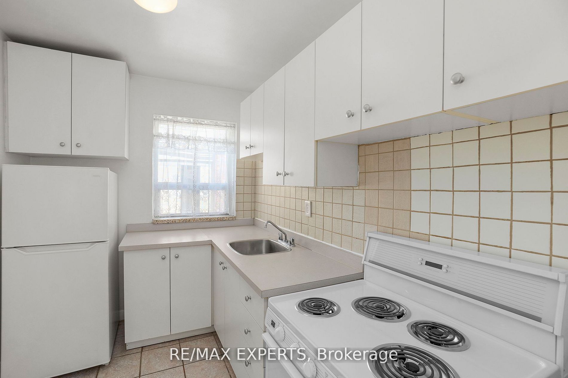 3261a Lakeshore Boulevard W 101 Property Photo 8