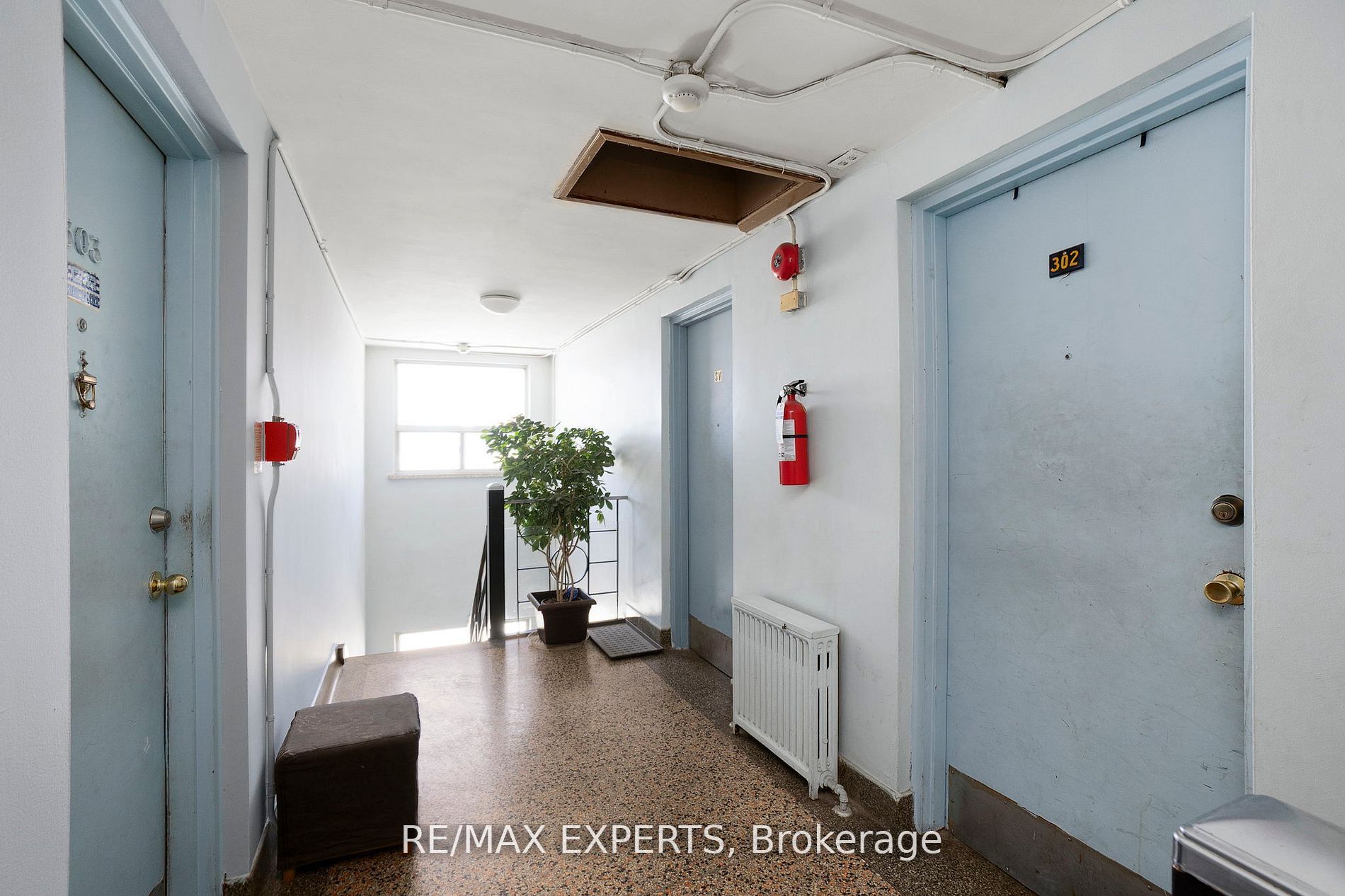 3261a Lakeshore Boulevard W 101 Property Photo 19