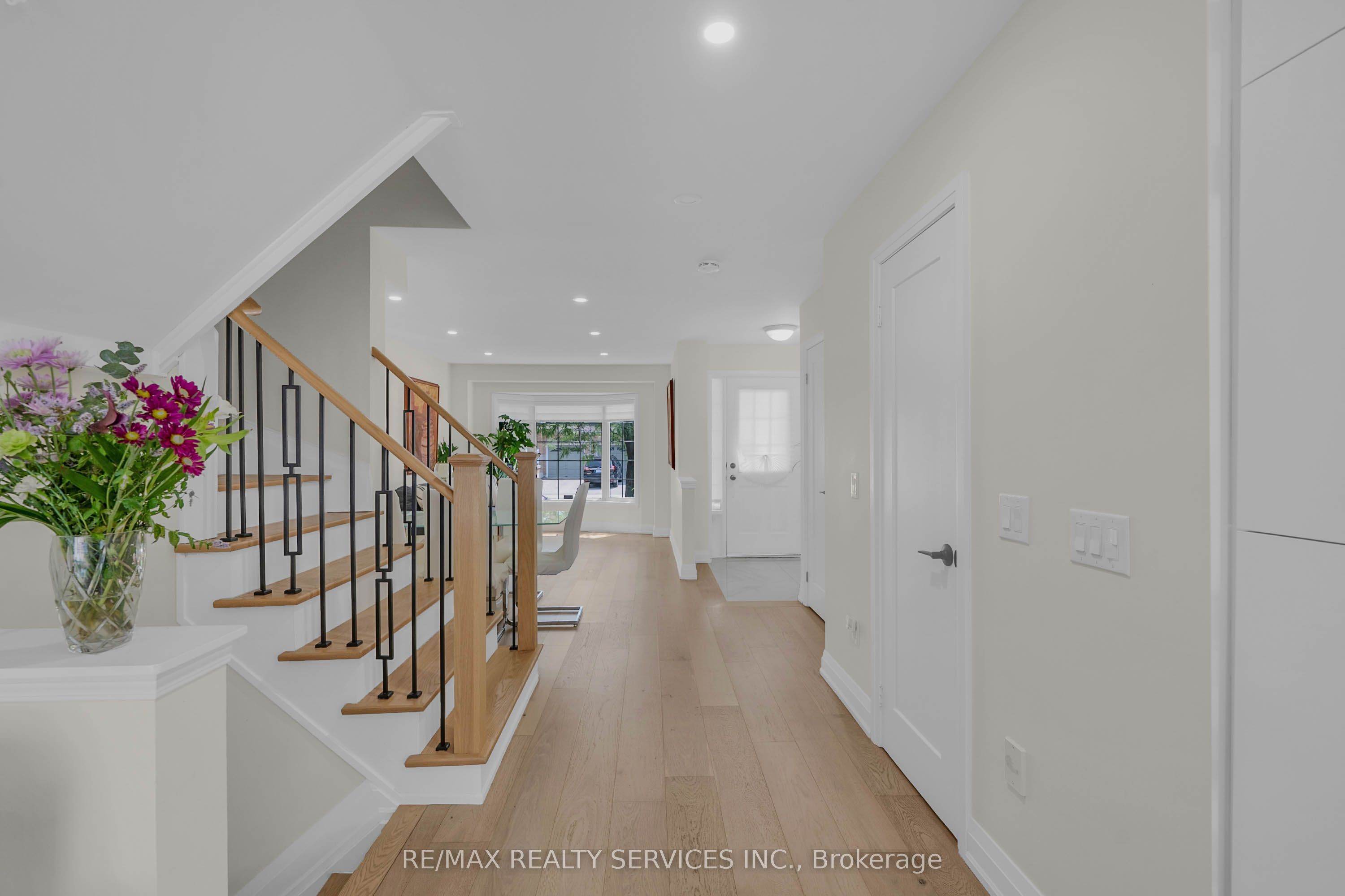 128 Seaside Circle Property Photo 2