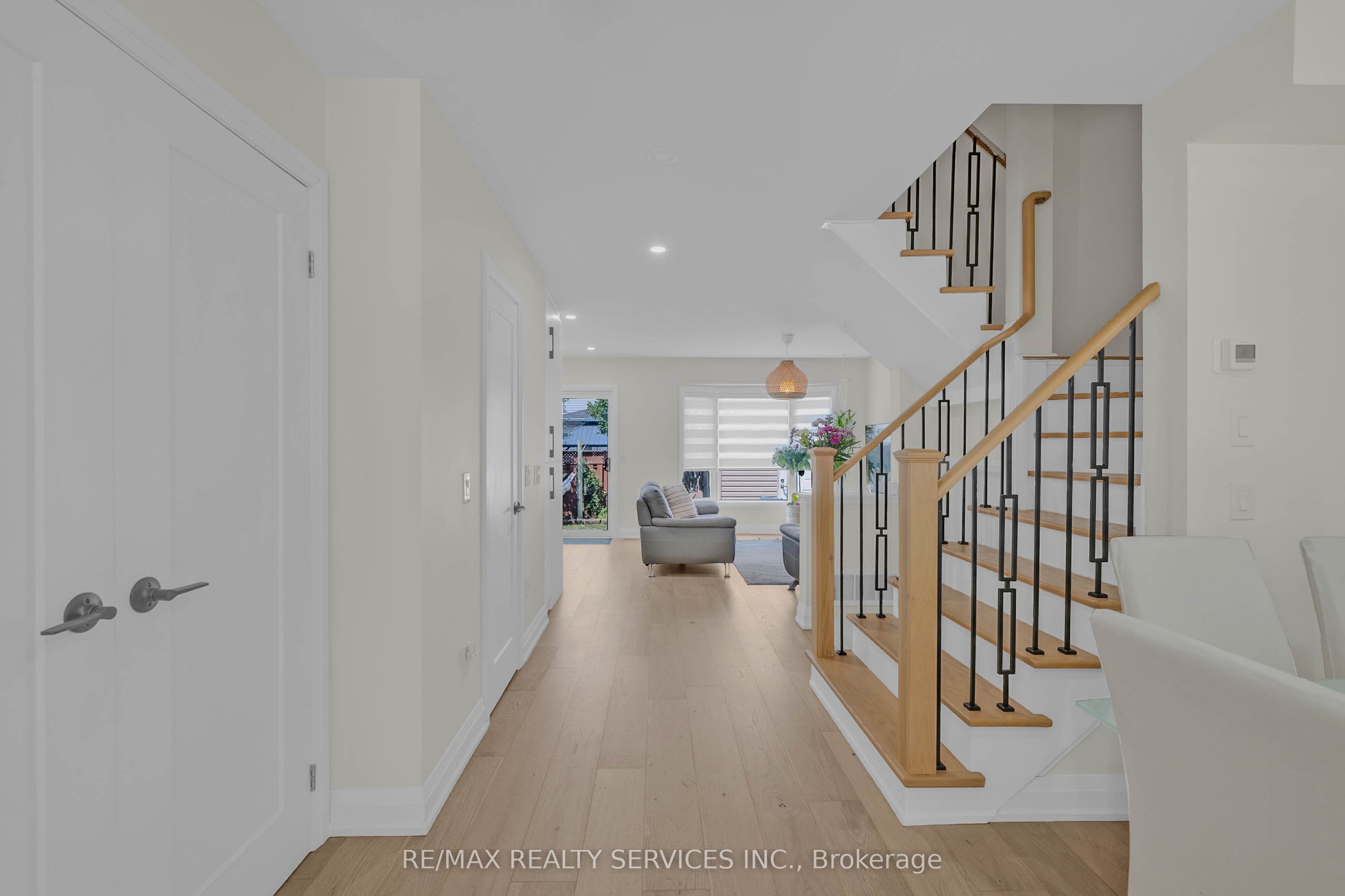 128 Seaside Circle Property Photo 3