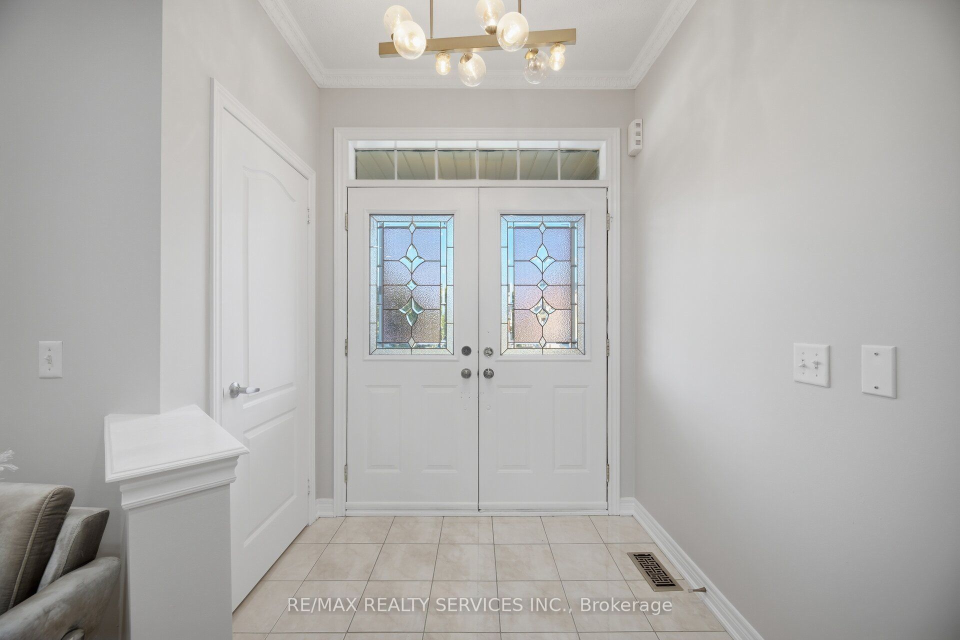 424 Sunny Meadow Boulevard Property Photo 5