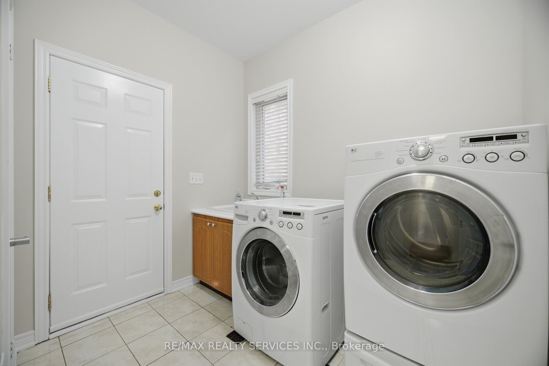 424 Sunny Meadow Boulevard Property Photo 24