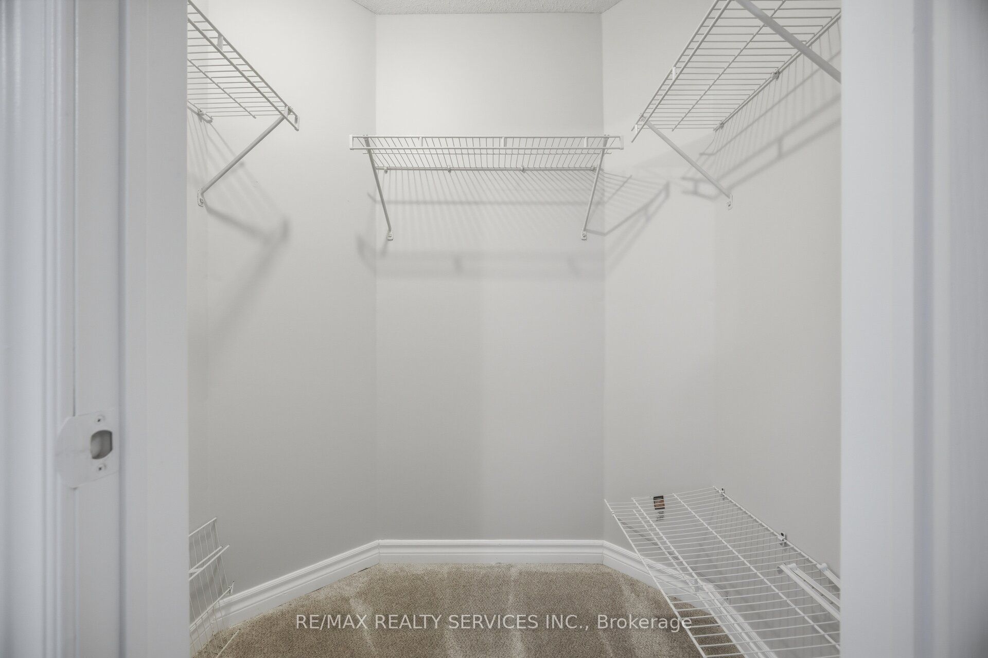 424 Sunny Meadow Boulevard Property Photo 31