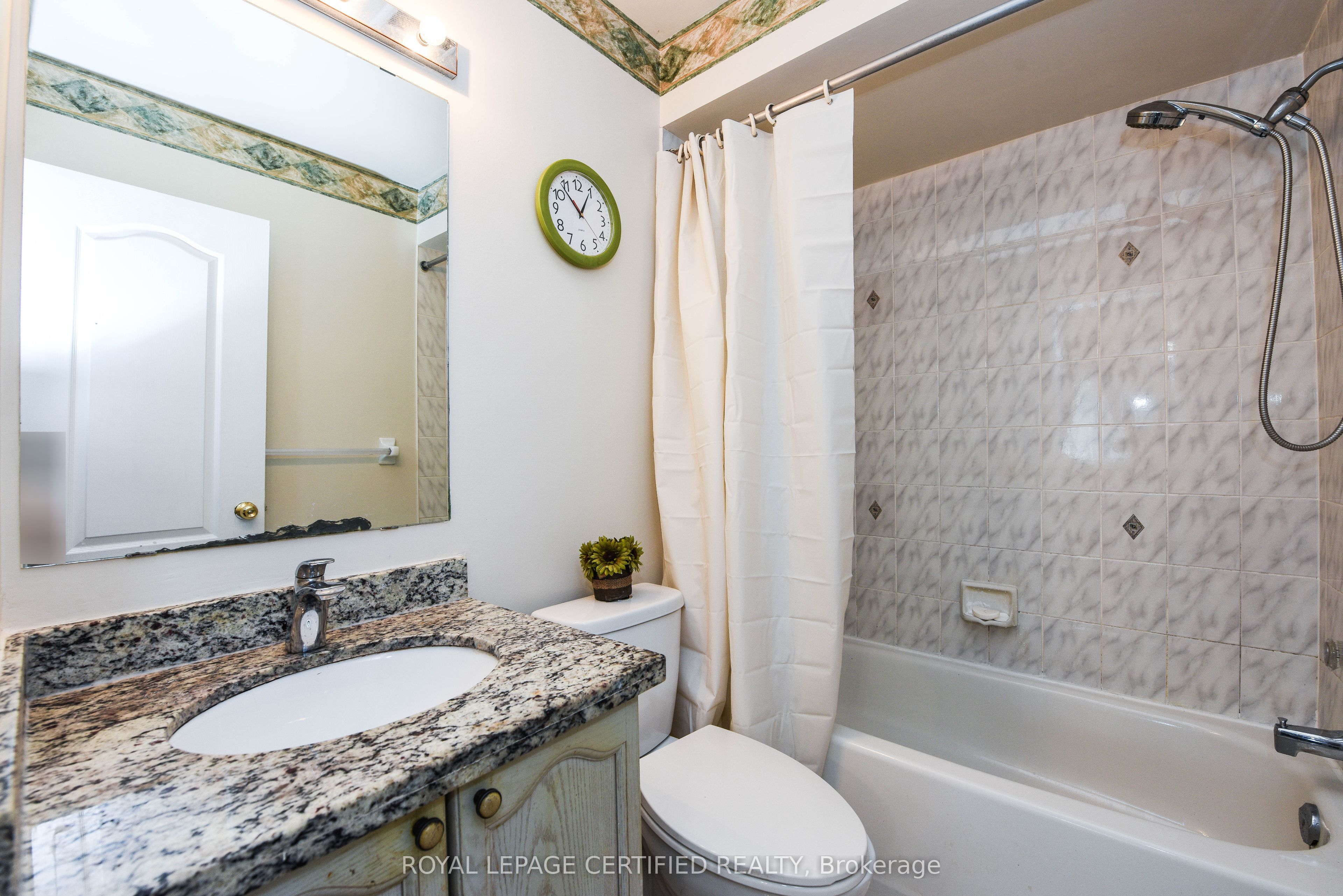 6037 Clover Ridge Crescent Property Photo 8