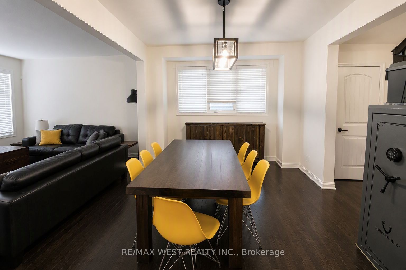 296 Ruhl Drive Property Photo 4