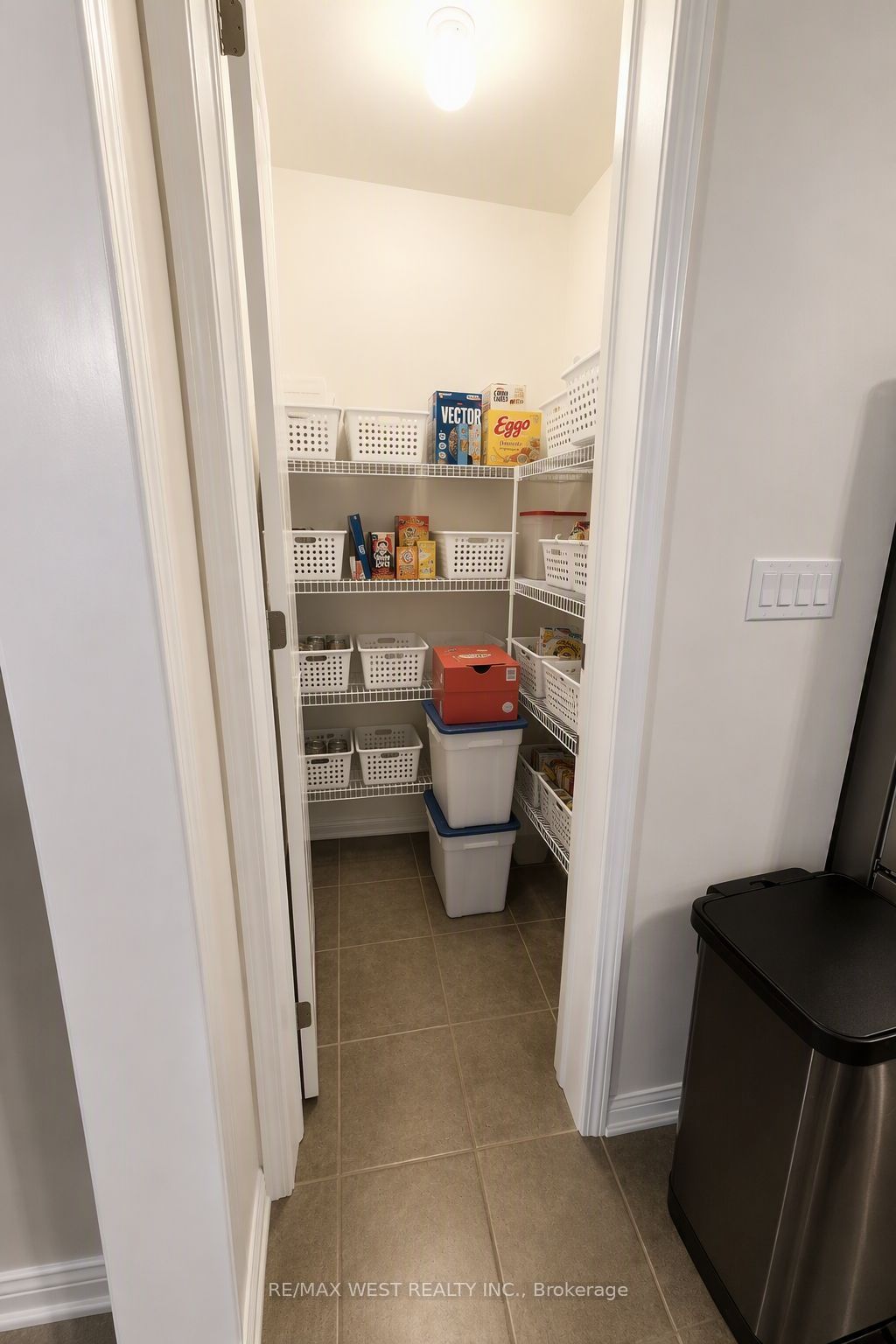 296 Ruhl Drive Property Photo 7