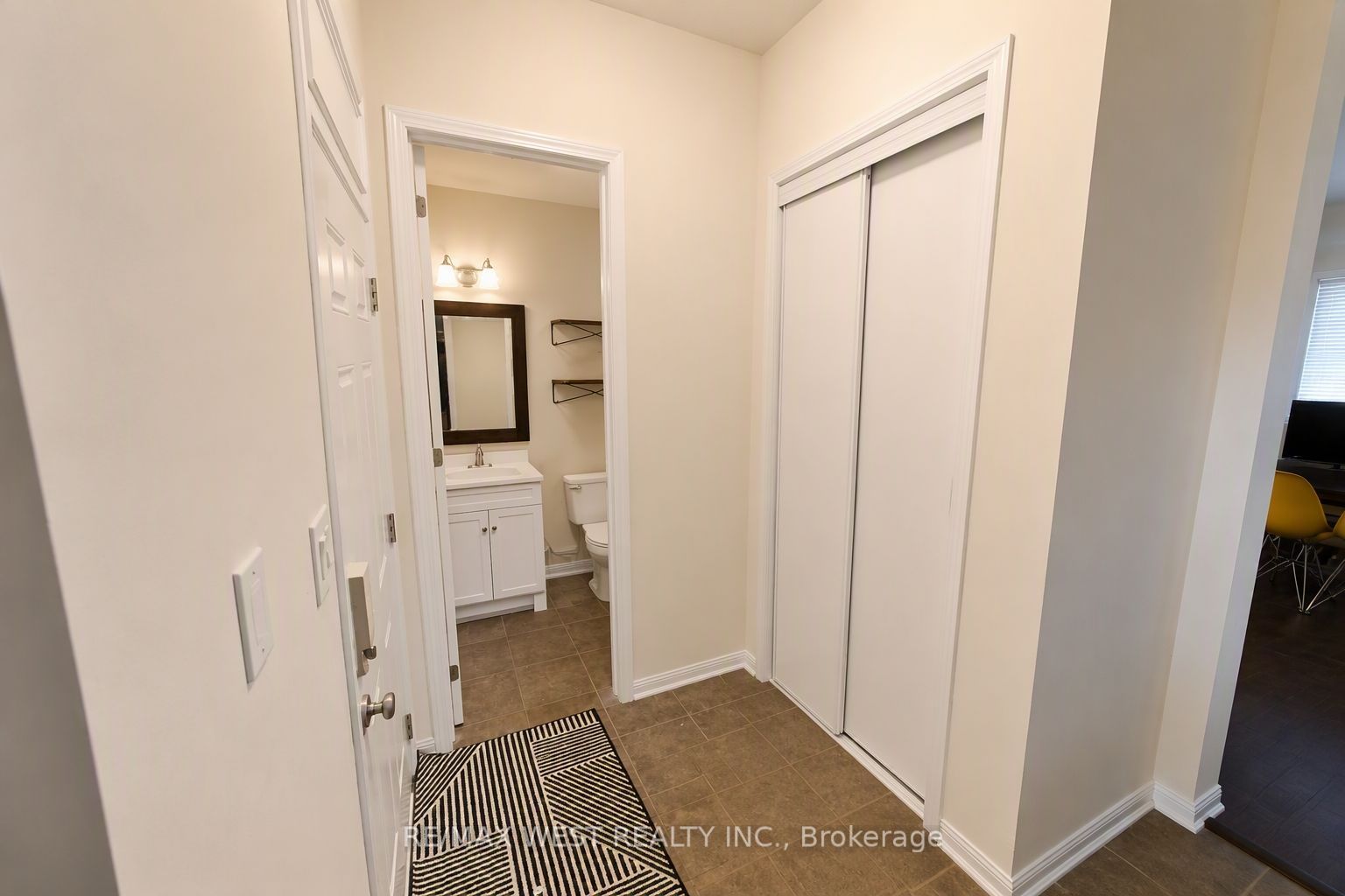 296 Ruhl Drive Property Photo 8