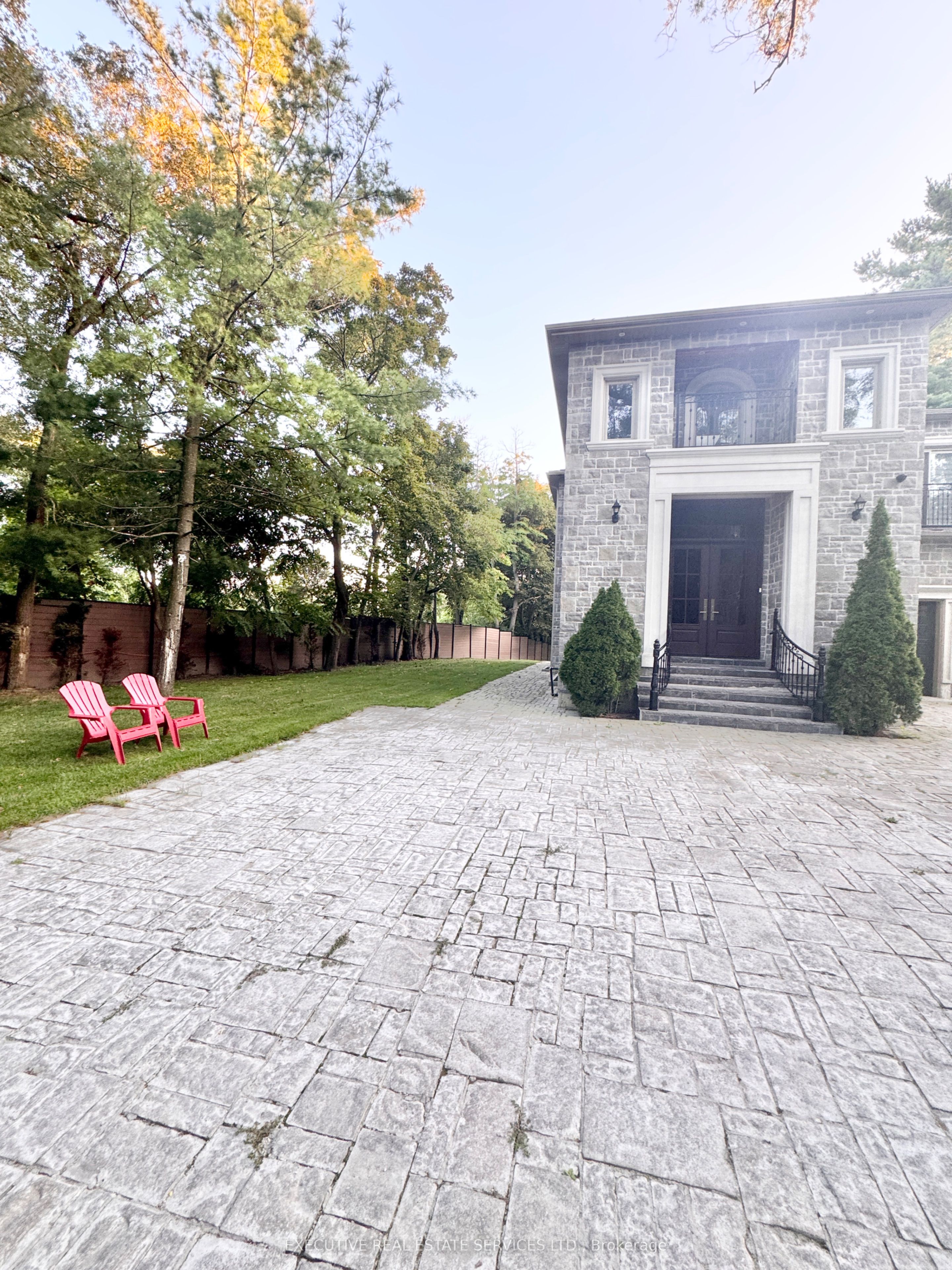 1138 Garden Road Property Photo 2