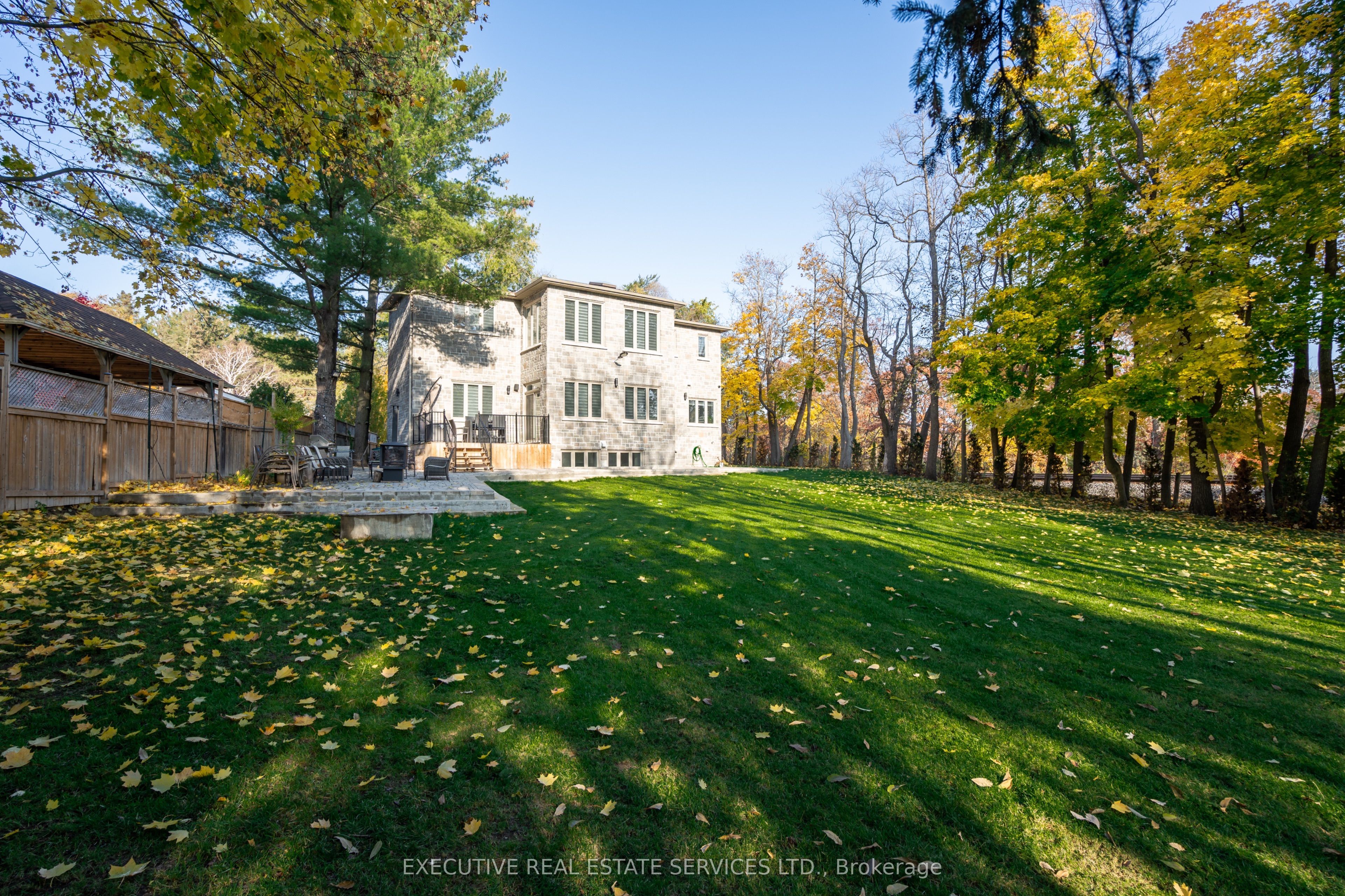 1138 Garden Road Property Photo 4