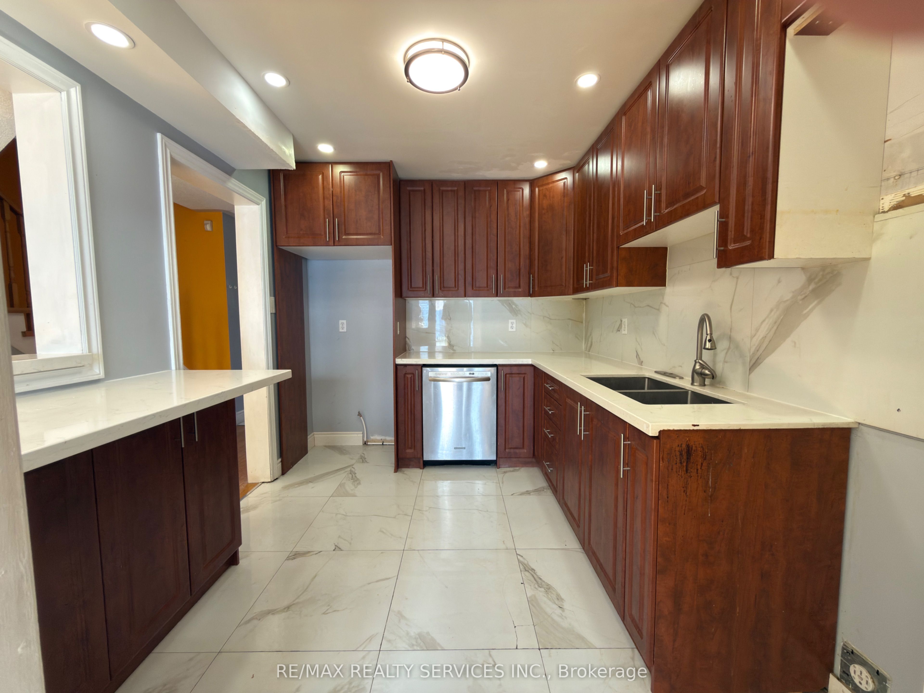 13 Wickstead Court Property Photo 11