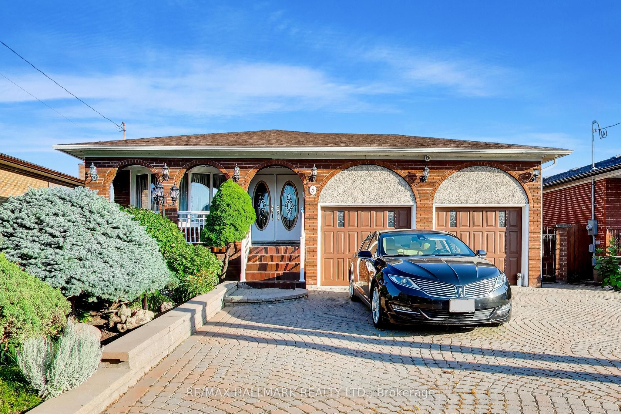 5 Byworth Boulevard